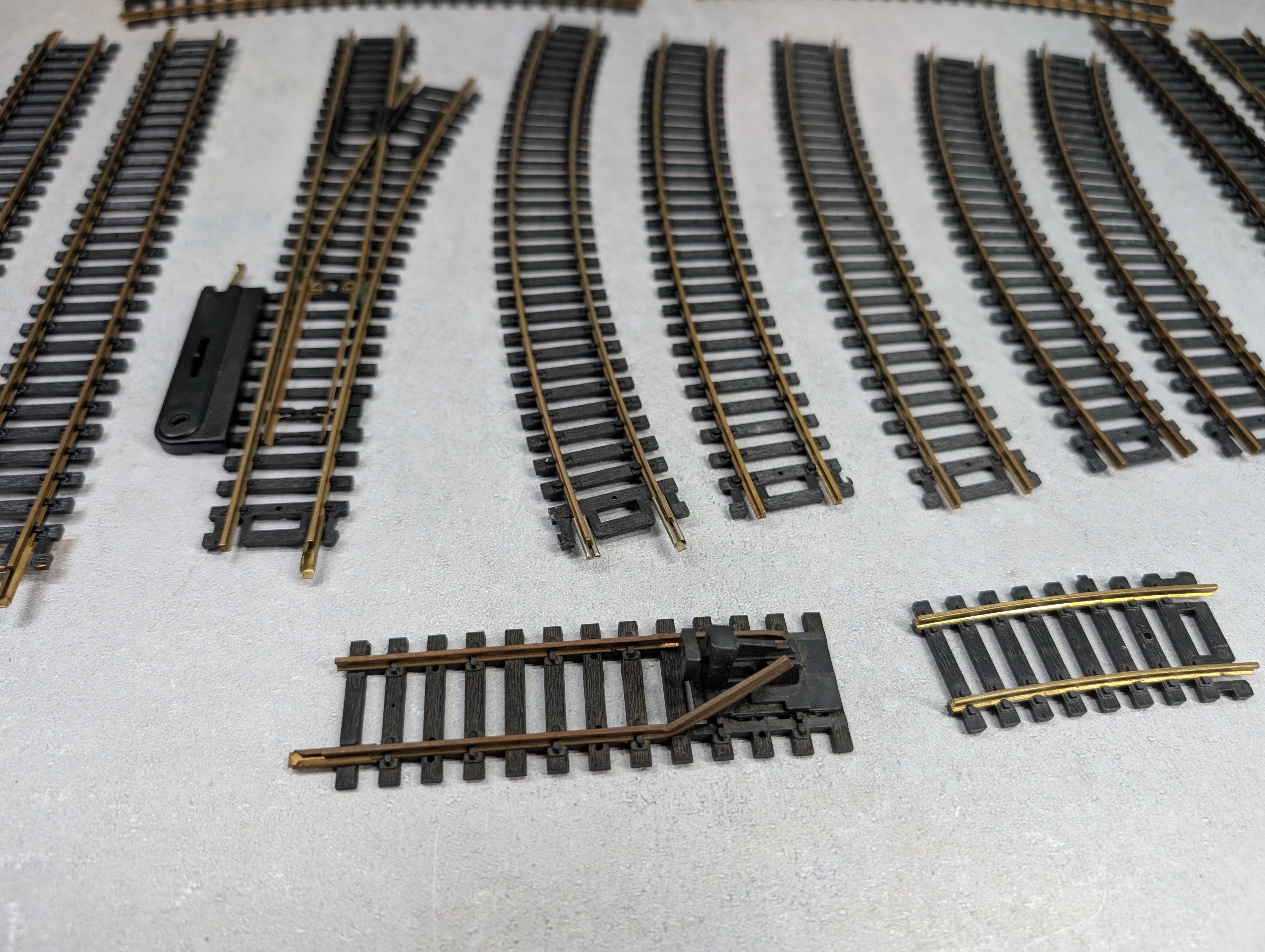 USED HO Scale Lot of Various Code 100 Brass Track (14 pcs)