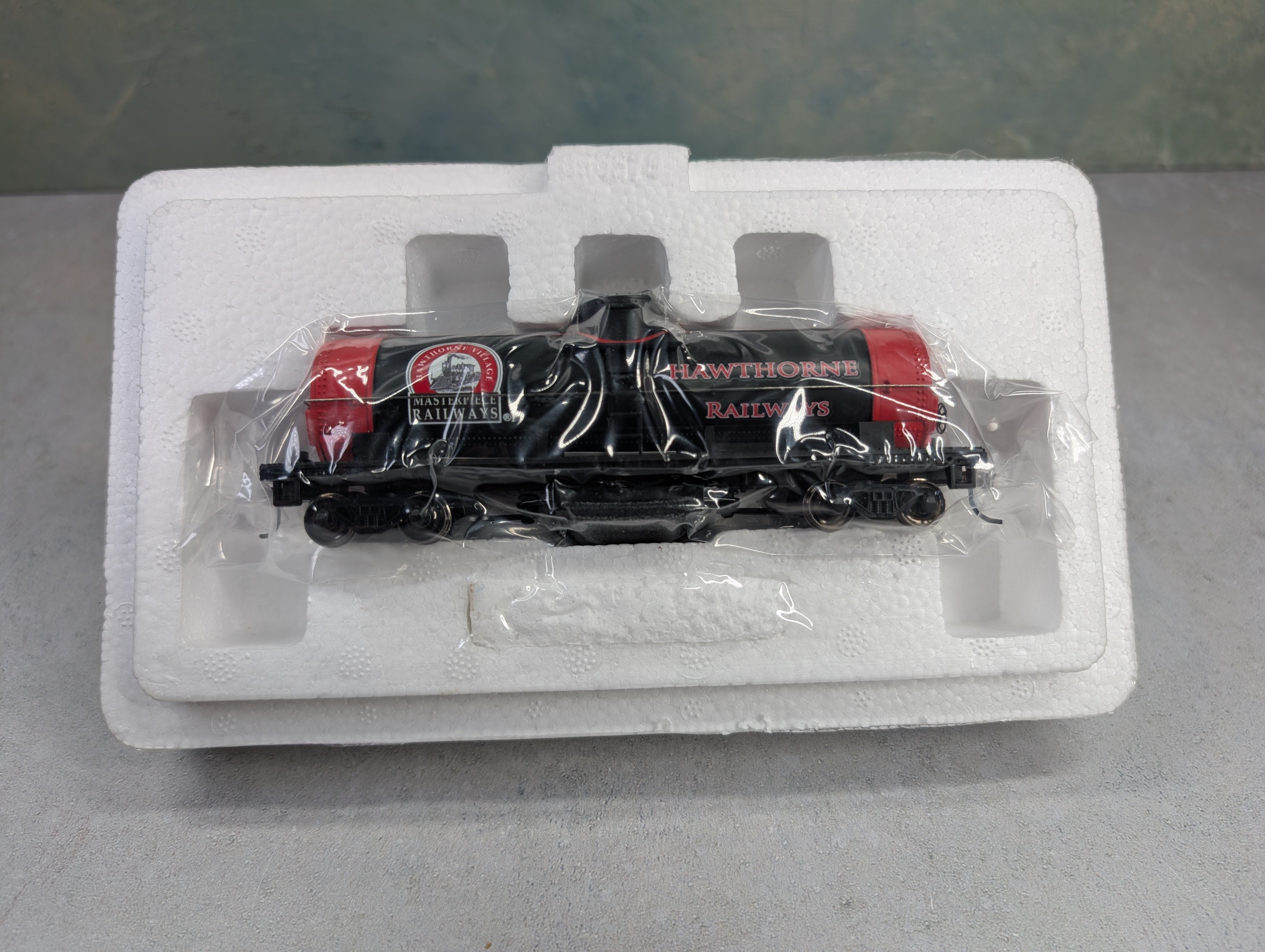 Hawthorne Village HO Scale Bachmann Single Dome Tank Car Hawthorne Railways Track Cleaner