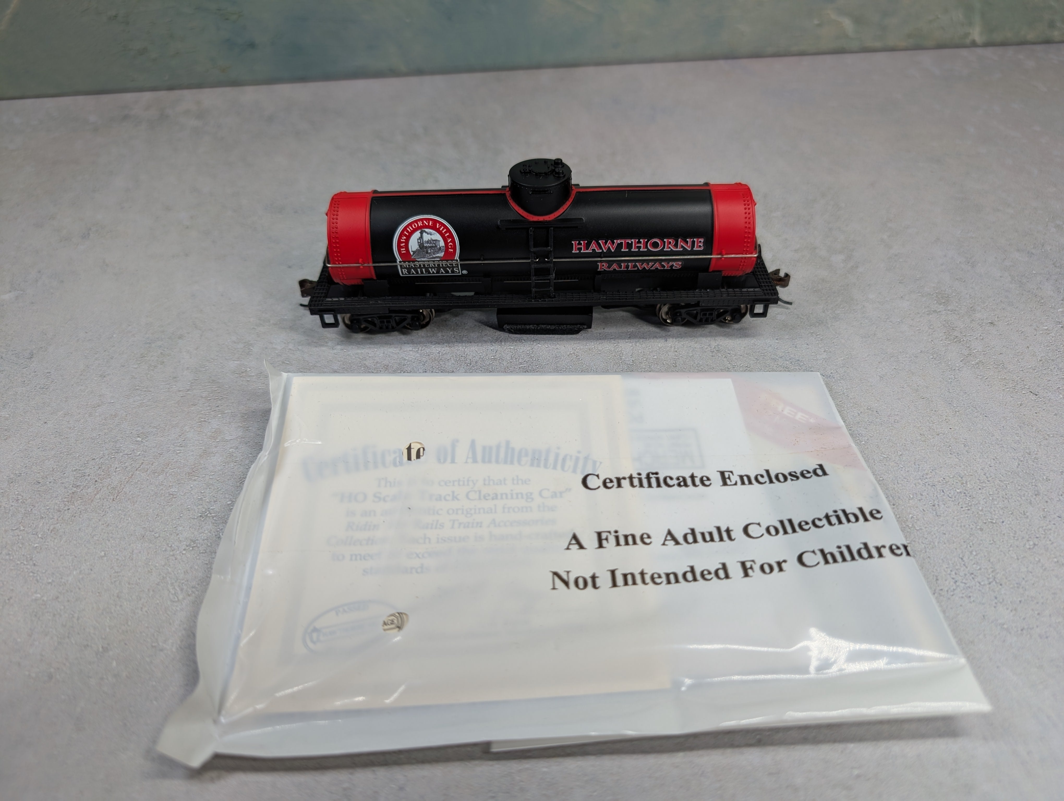 USED Hawthorne Village HO Scale Bachmann Single Dome Tank Car Hawthorne Railways Track Cleaner
