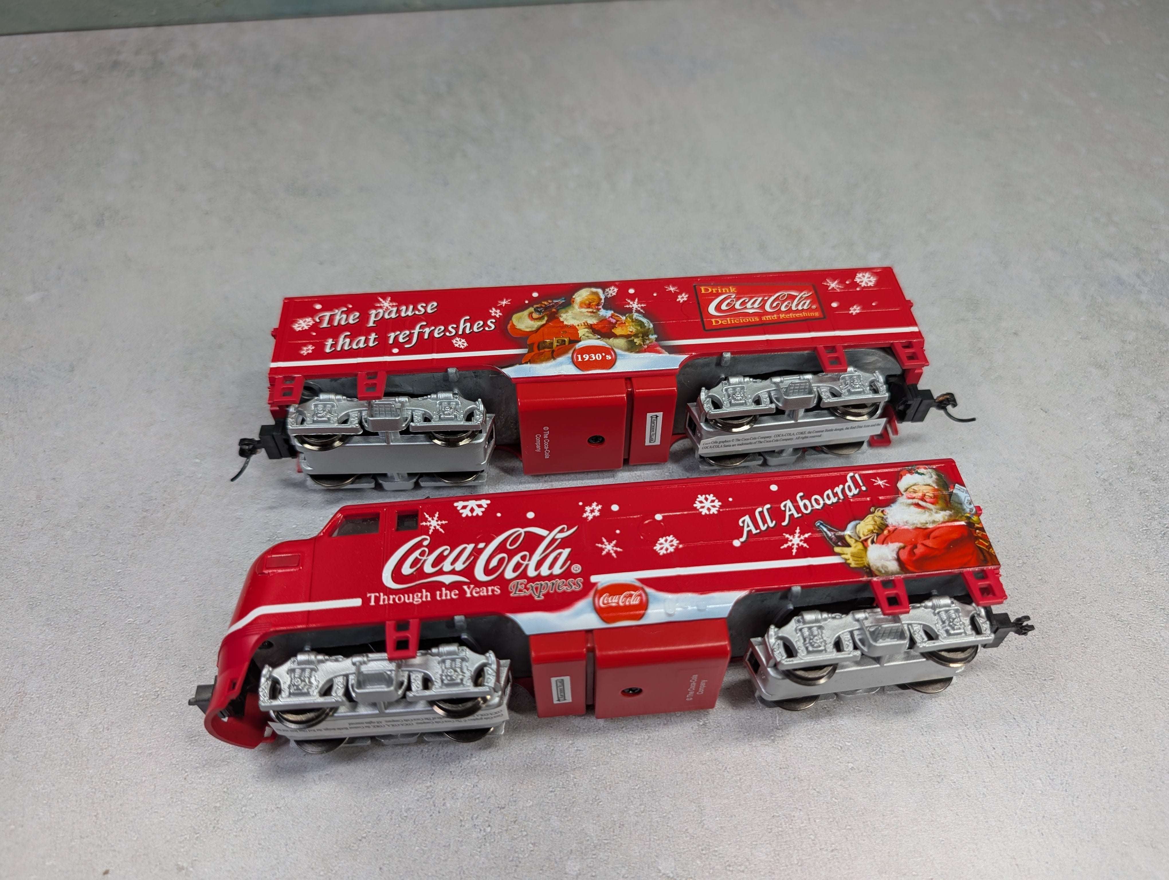 USED Hawthorne Village HO Scale Bachmann Diesel A&B Locomotive Set Coca-Cola Runs Great DC