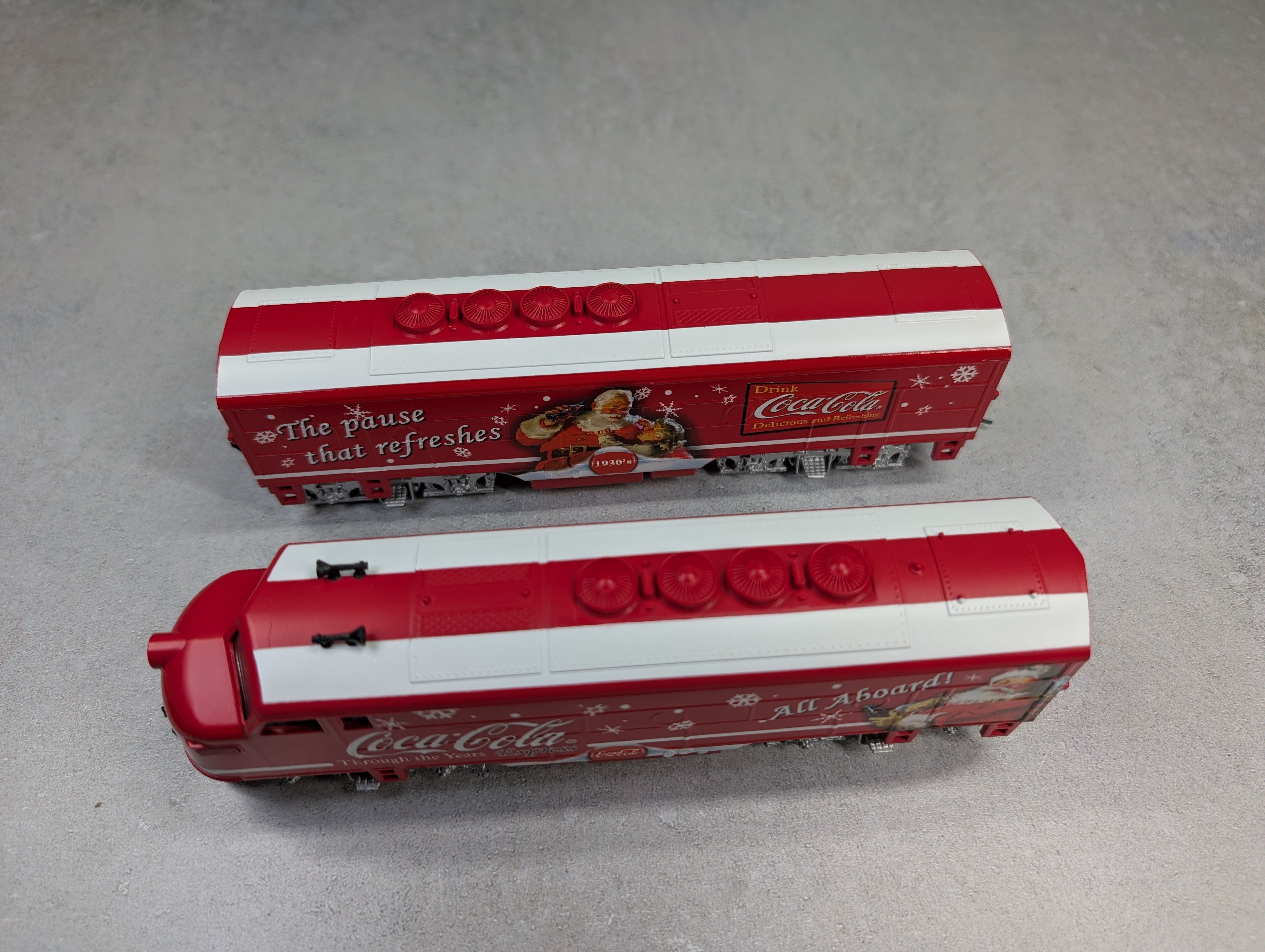 USED Hawthorne Village HO Scale Bachmann Diesel A&B Locomotive Set Coca-Cola Runs Great DC
