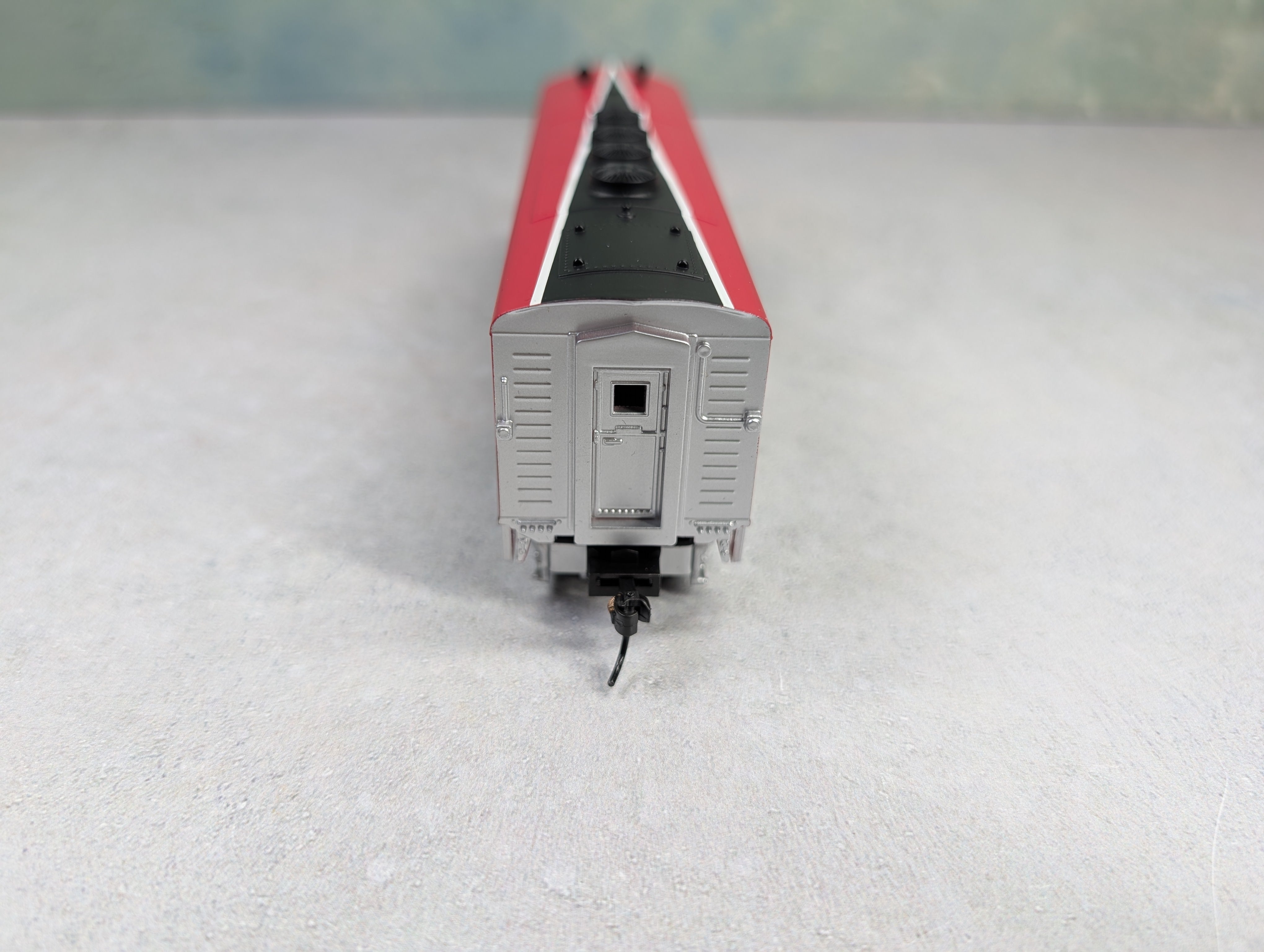 USED Hawthorne Village HO Scale Bachmann Diesel Locomotive McCormick-Deering Farmall Express Runs Great DC