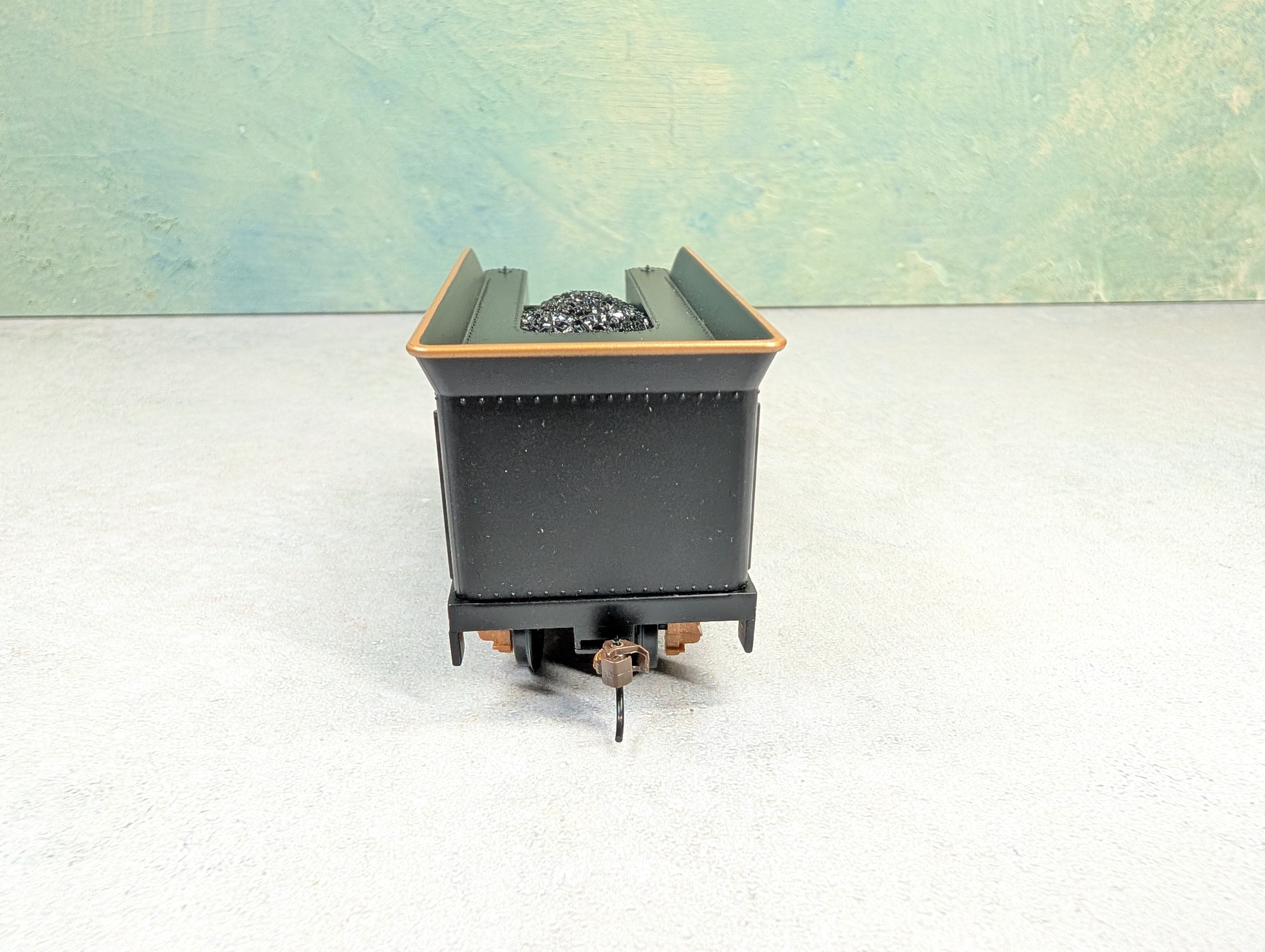 USED Hawthorne Village On30 Scale 2-6-0 Steam Locomotive, Narrow Gauge Ford Motor Company Runs Great DC
