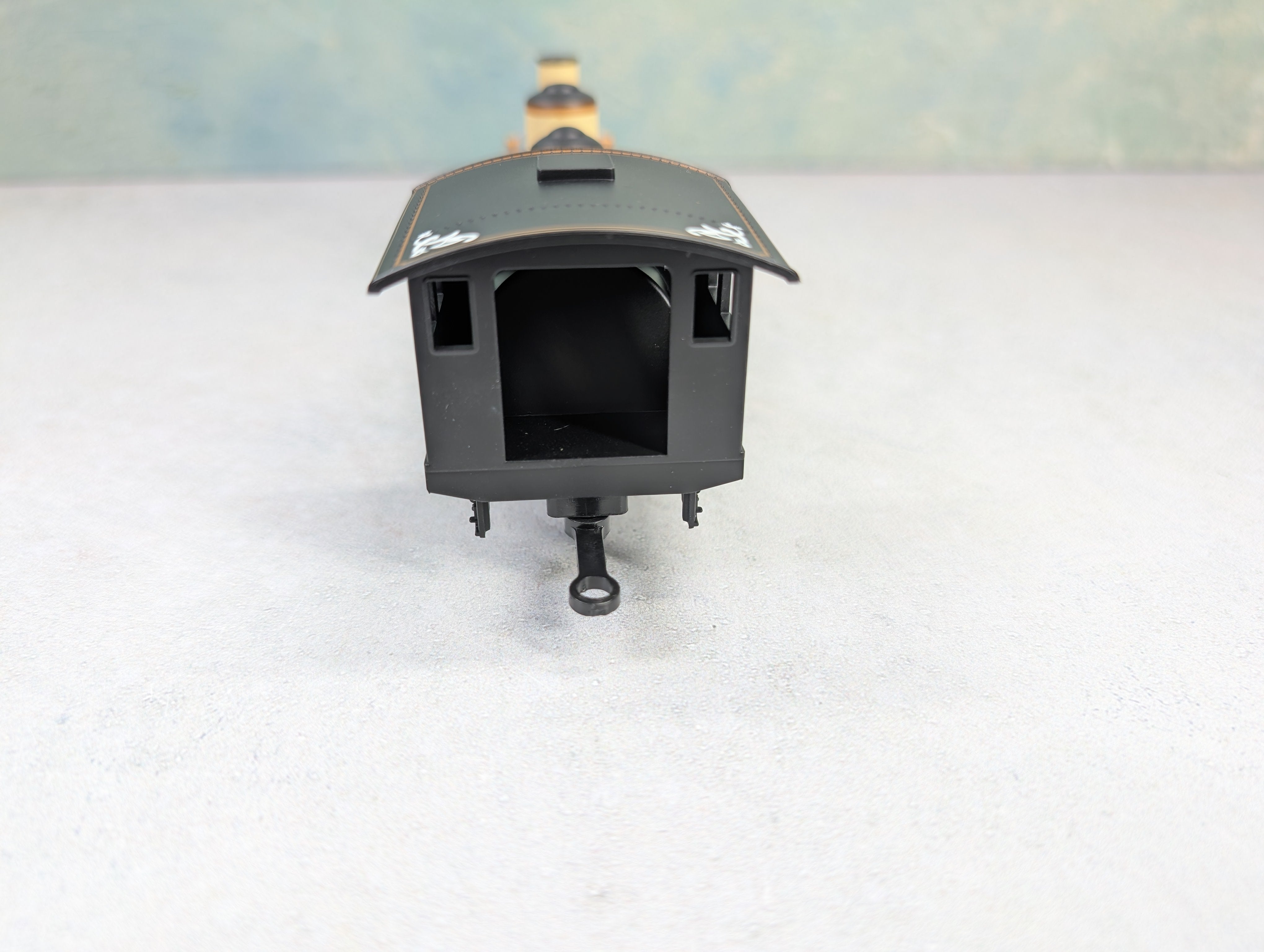 USED Hawthorne Village On30 Scale 2-6-0 Steam Locomotive, Narrow Gauge Ford Motor Company Runs Great DC