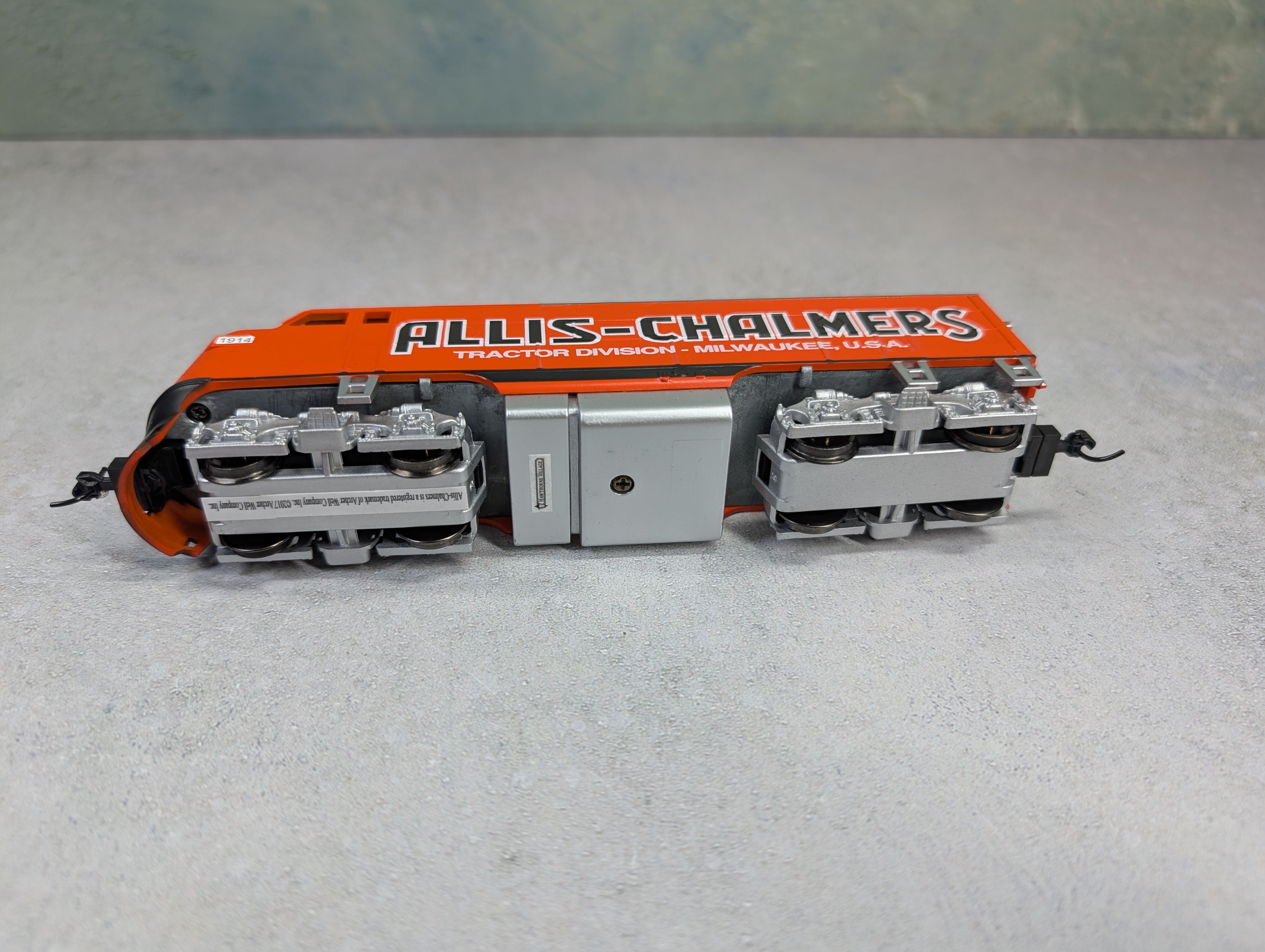 USED Hawthorne Village HO Scale Bachmann Diesel A&B Locomotive Set Allis-Chalmers Tractor Division #1914 Runs Great DC
