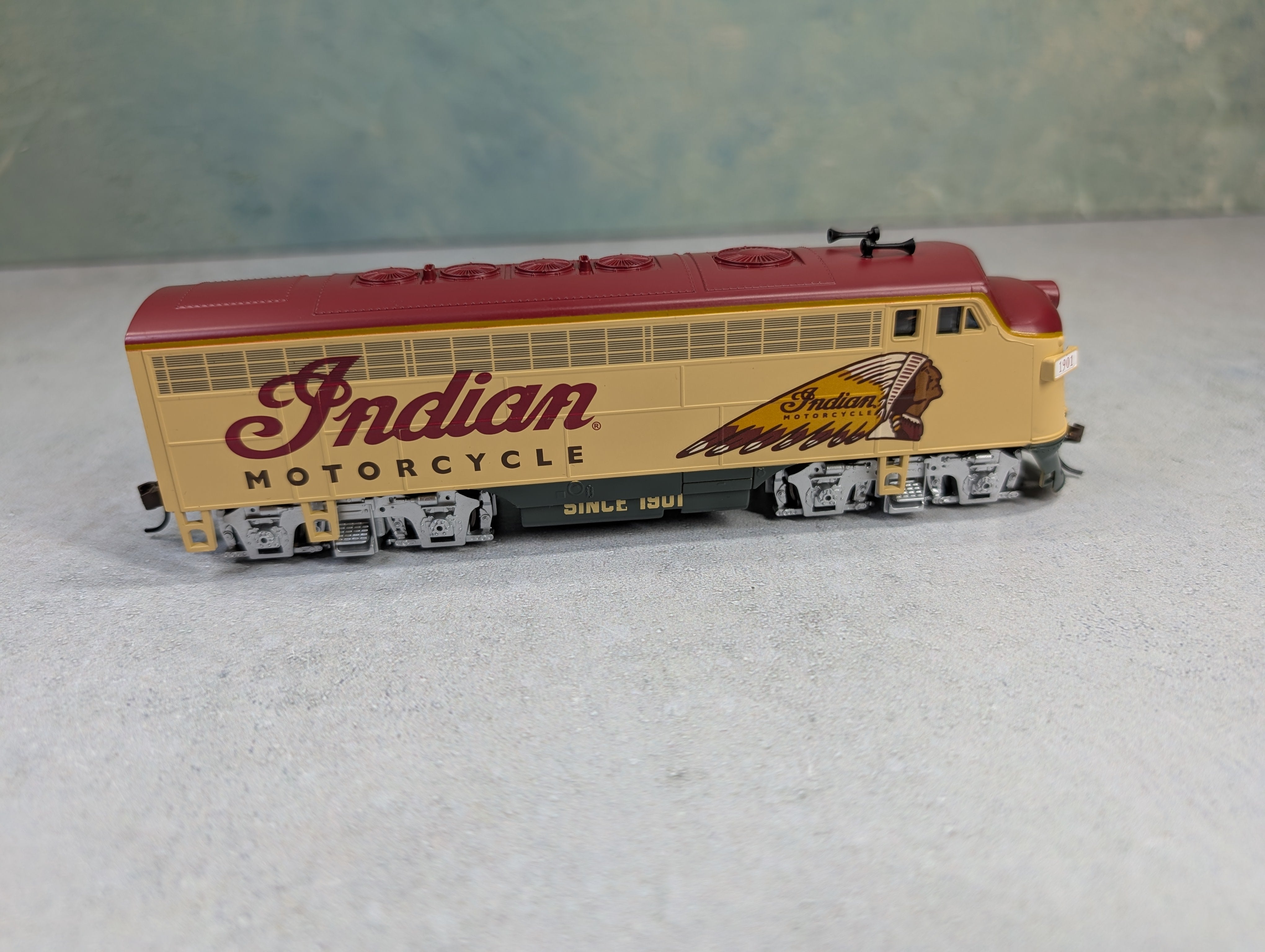 USED Hawthorne Village HO Scale Bachmann Diesel Locomotive Indian Motorcycle Runs Great DC