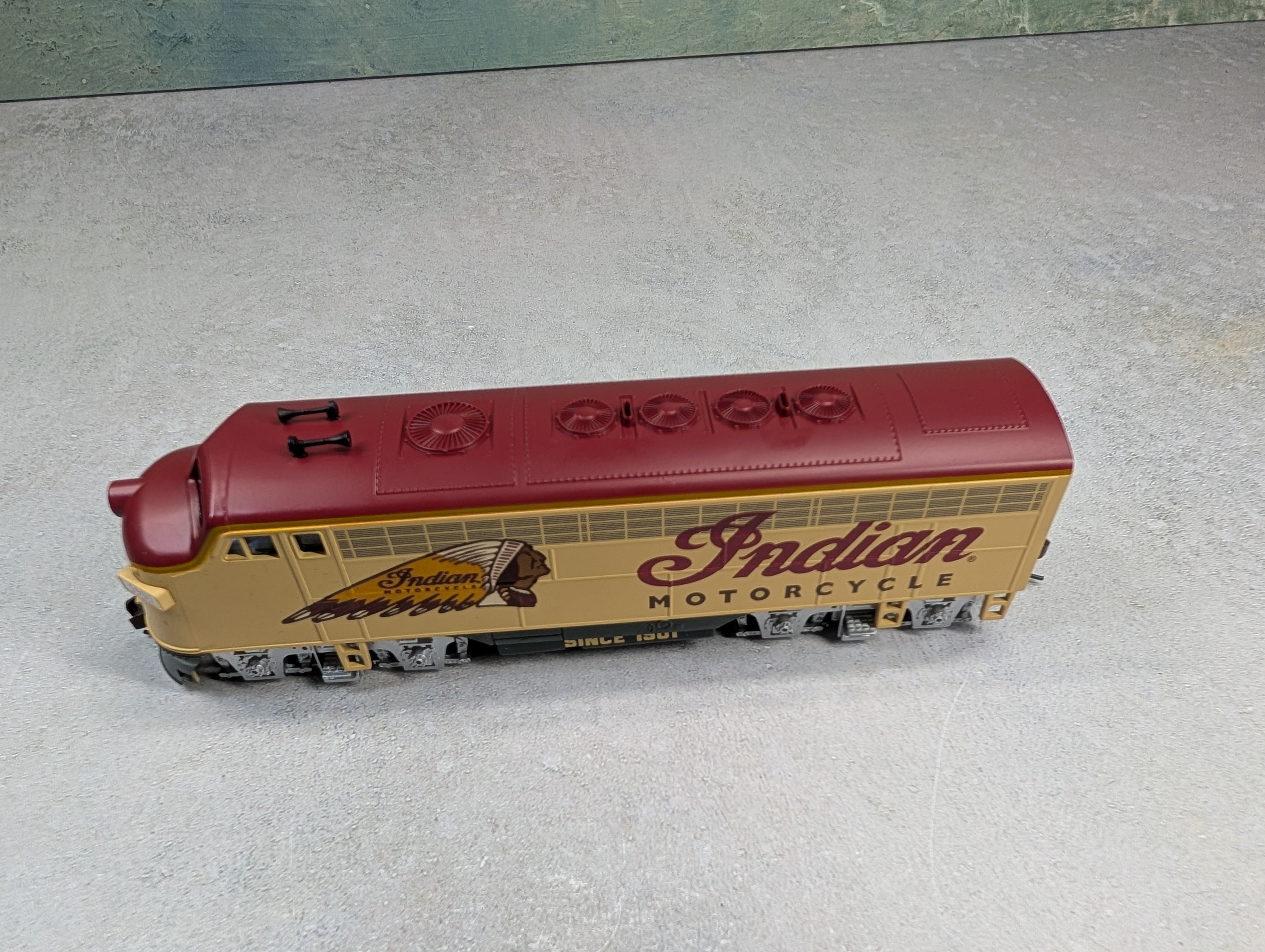 USED Hawthorne Village HO Scale Bachmann Diesel Locomotive Indian Motorcycle Runs Great DC