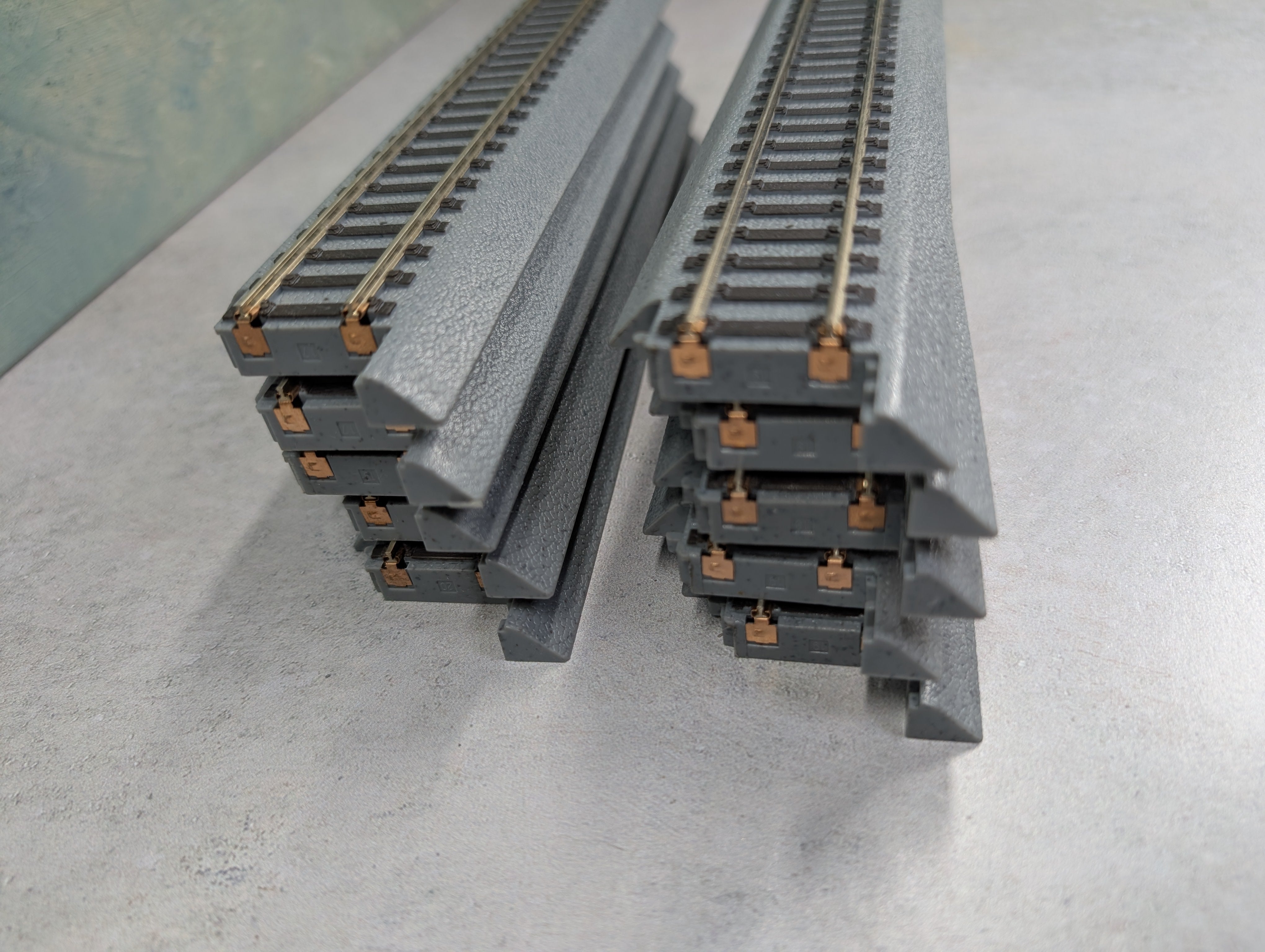 USED WalthersTrainline HO Scale Power-Loc 9" Straight Track (10 pcs)