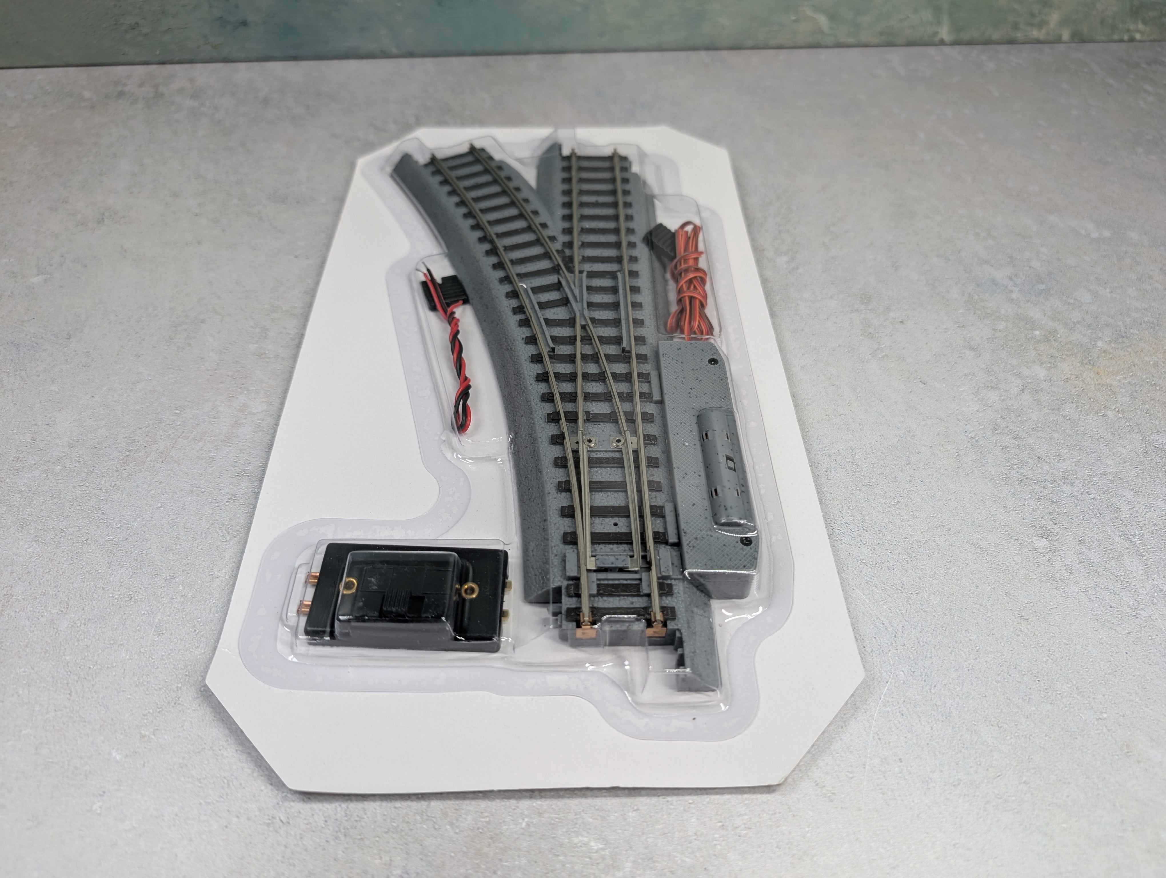 WalthersTrainline HO Scale Power-Loc Left Manual Turnout Switch Track