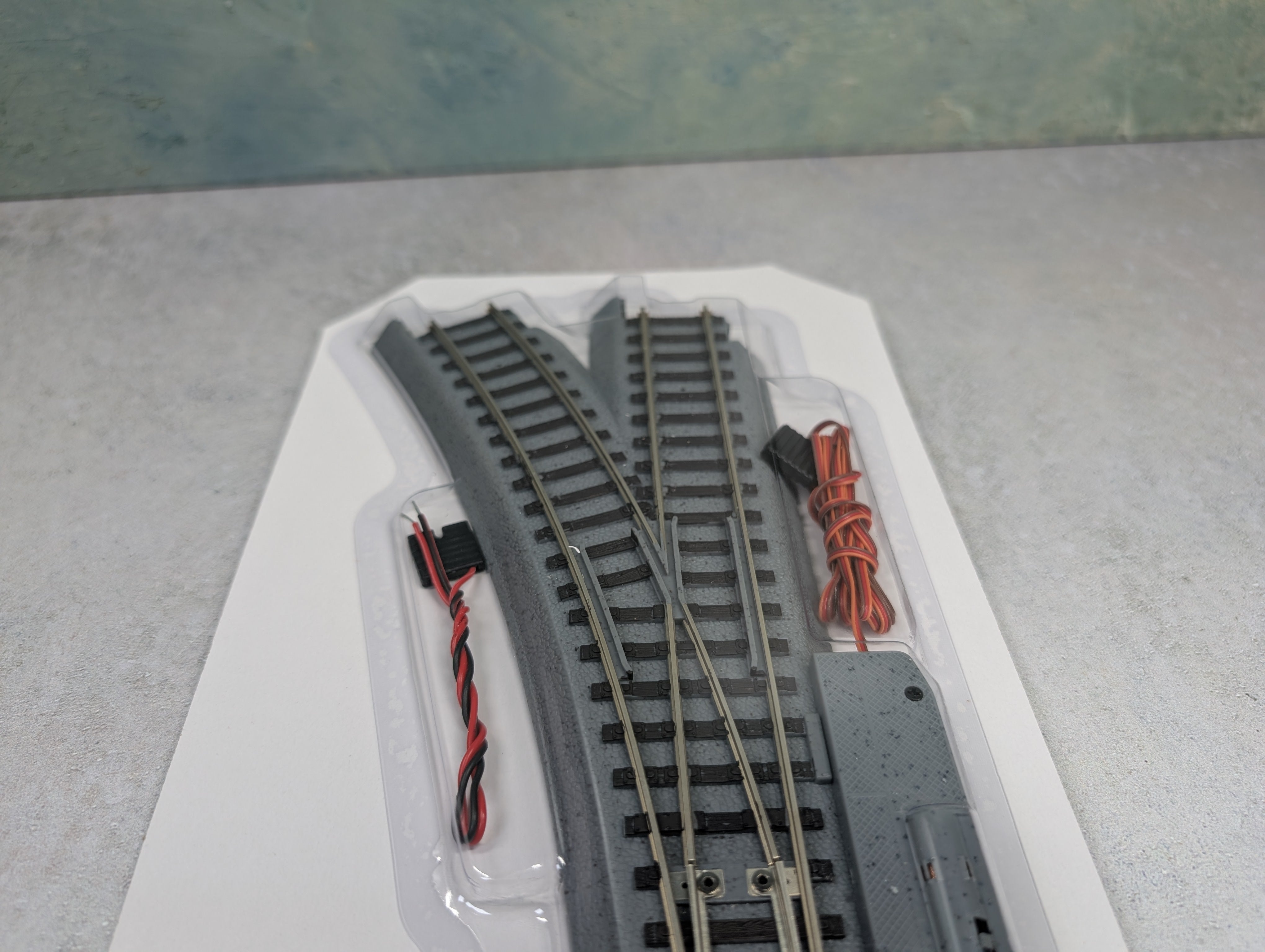 WalthersTrainline HO Scale Power-Loc Left Manual Turnout Switch Track