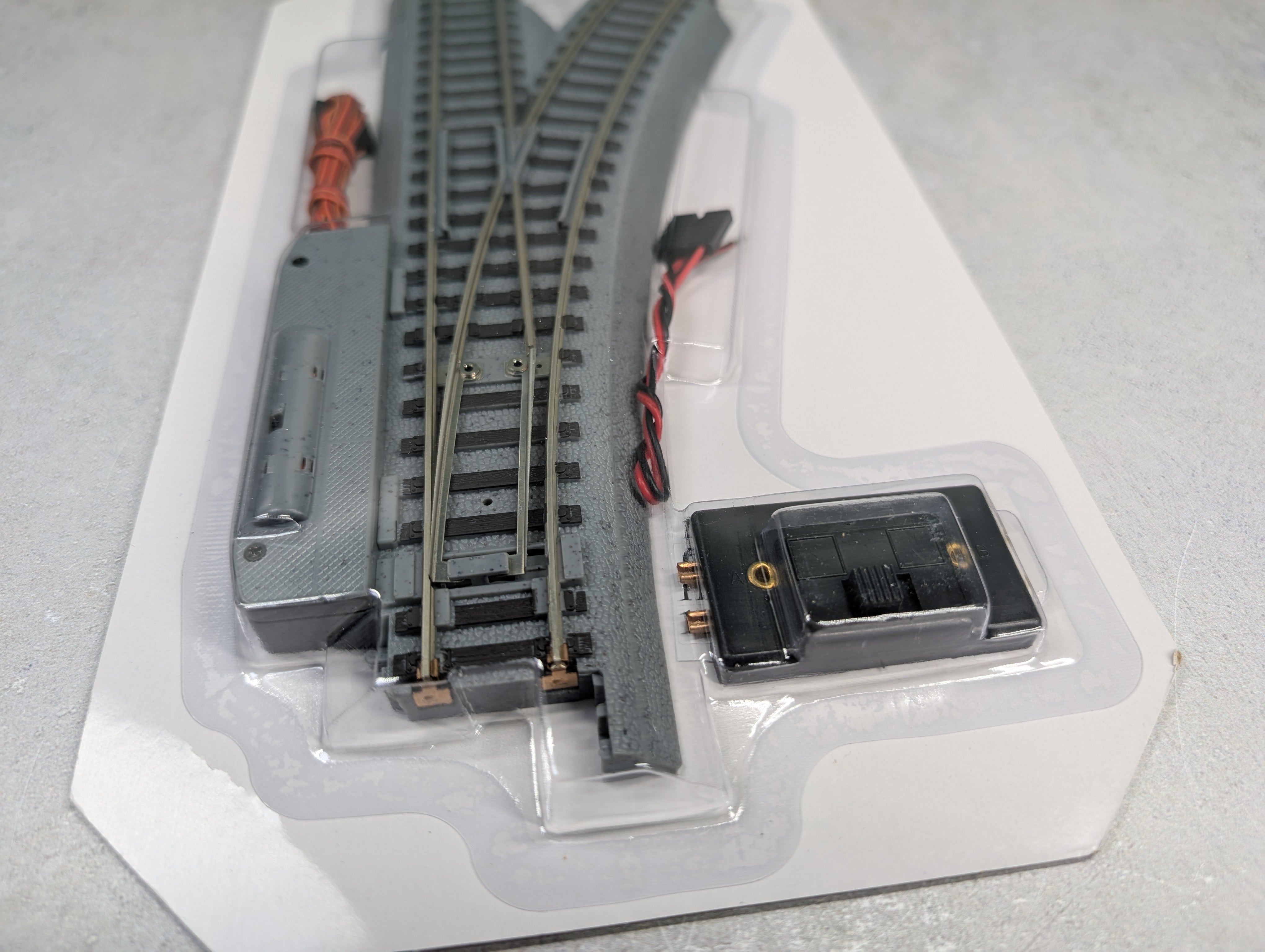 WalthersTrainline HO Scale Power-Loc Right Manual Turnout Switch Track