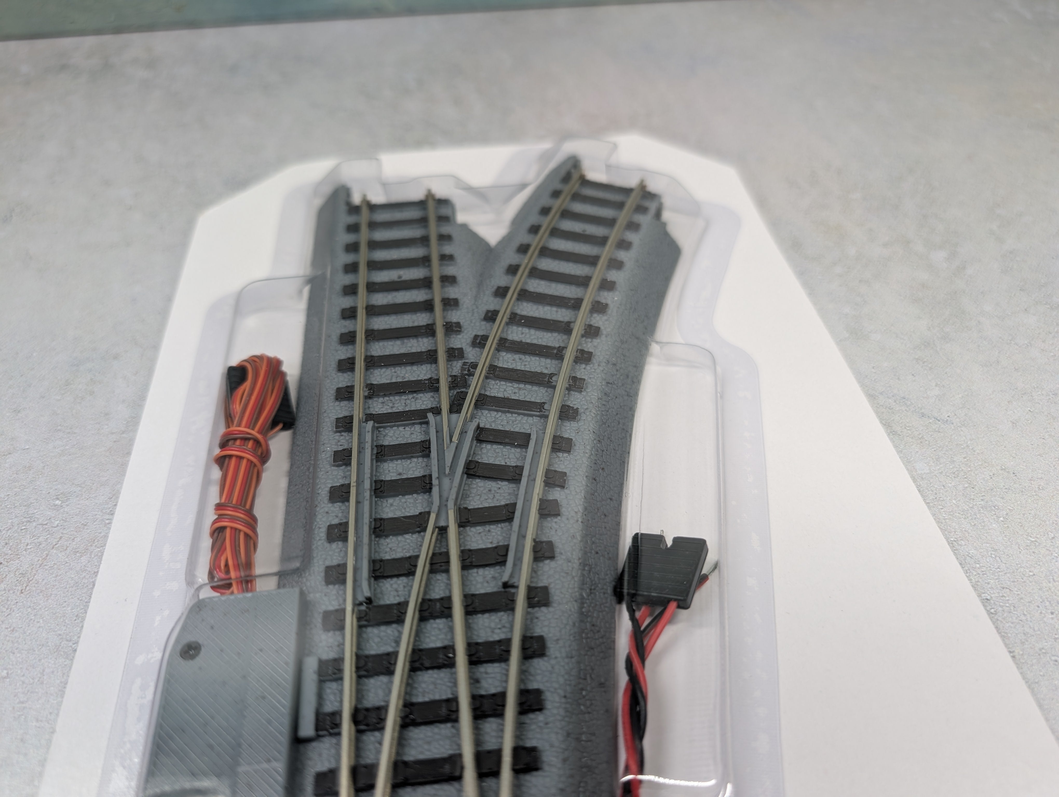 WalthersTrainline HO Scale Power-Loc Right Manual Turnout Switch Track
