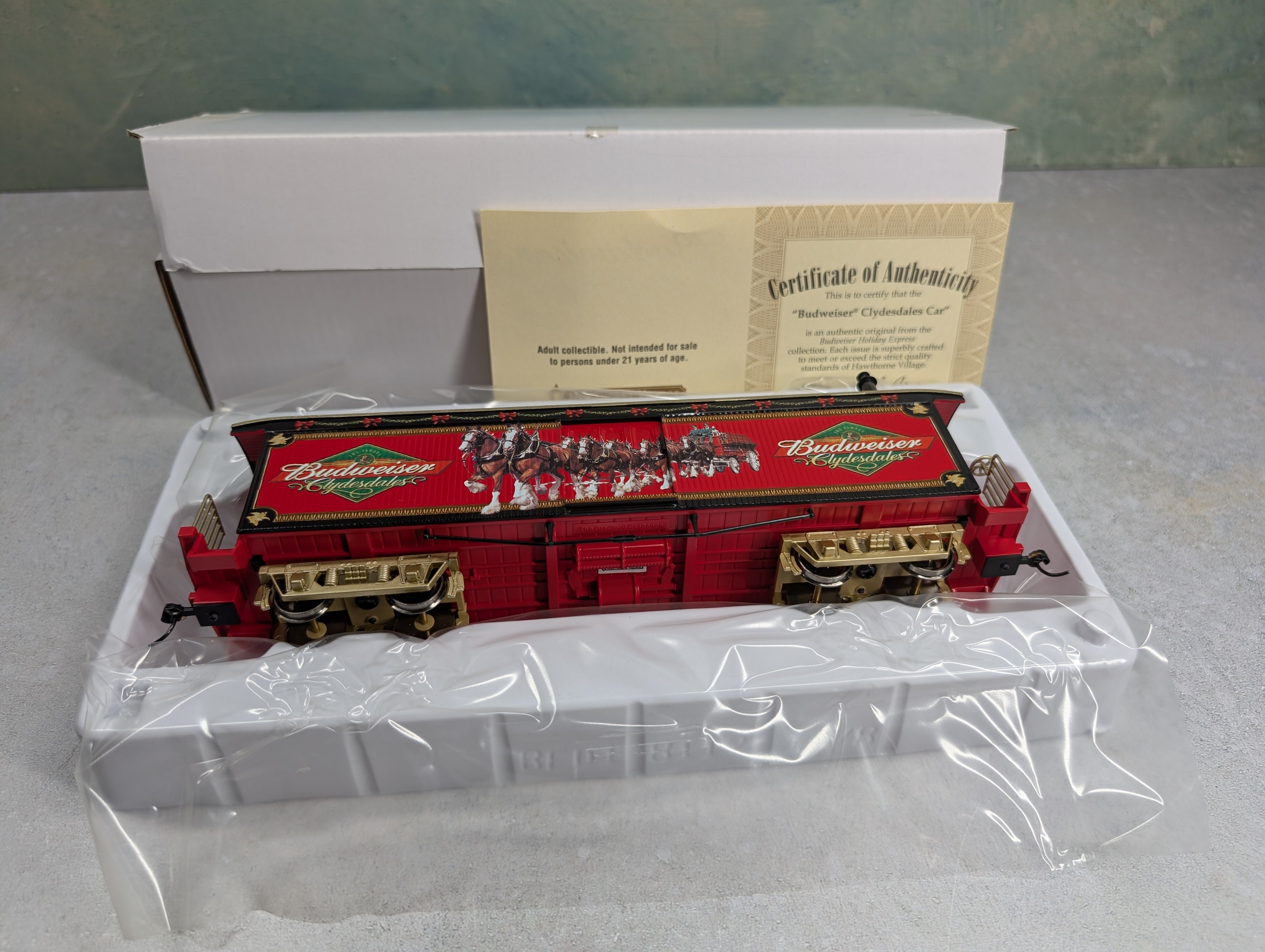 USED Hawthorne Village On30 Scale Narrow Gauge Baggage Passenger Car Budweiser