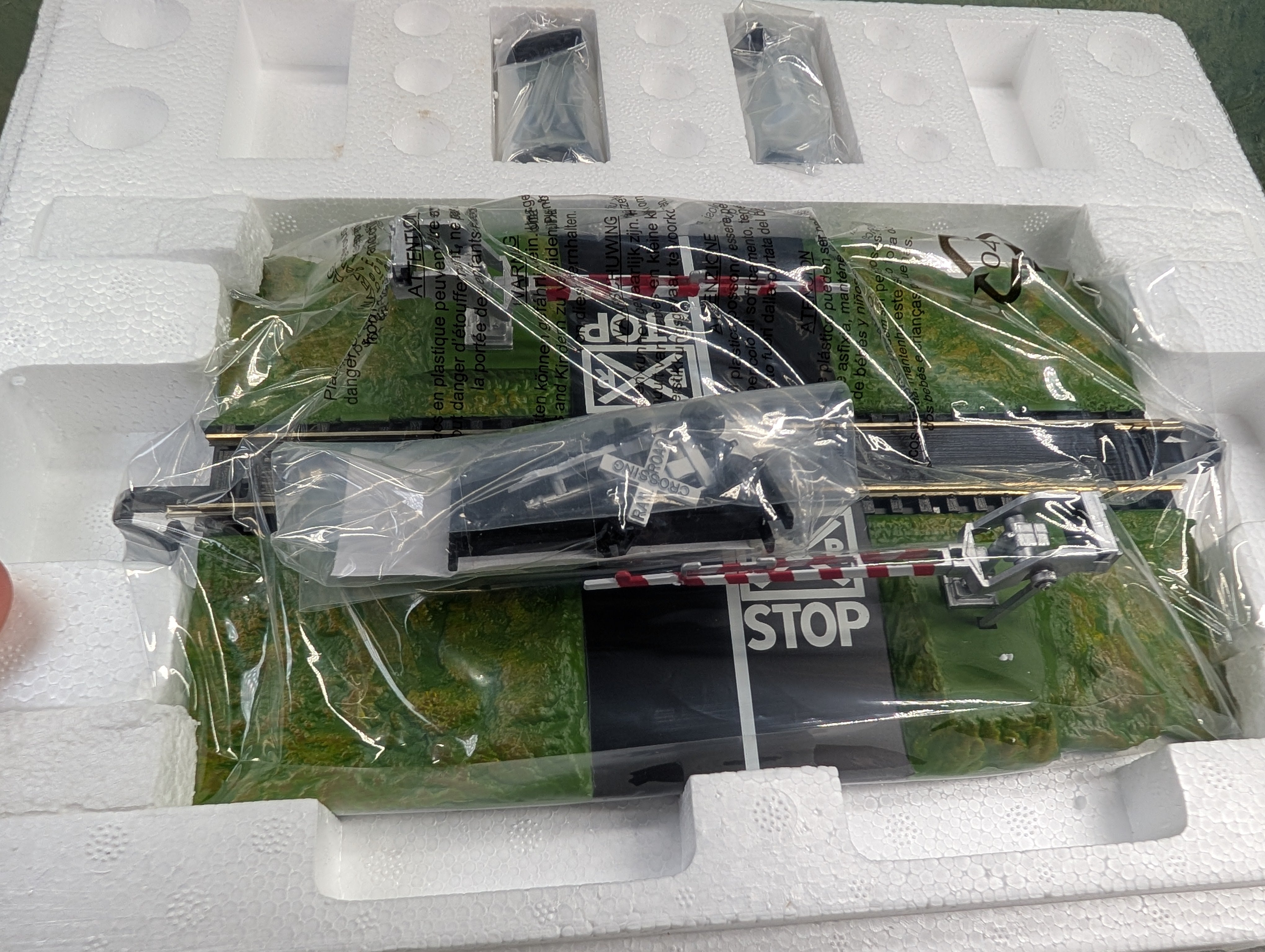 USED Bachmann HO Scale E-Z Track Railroad Crossing Accessory Track