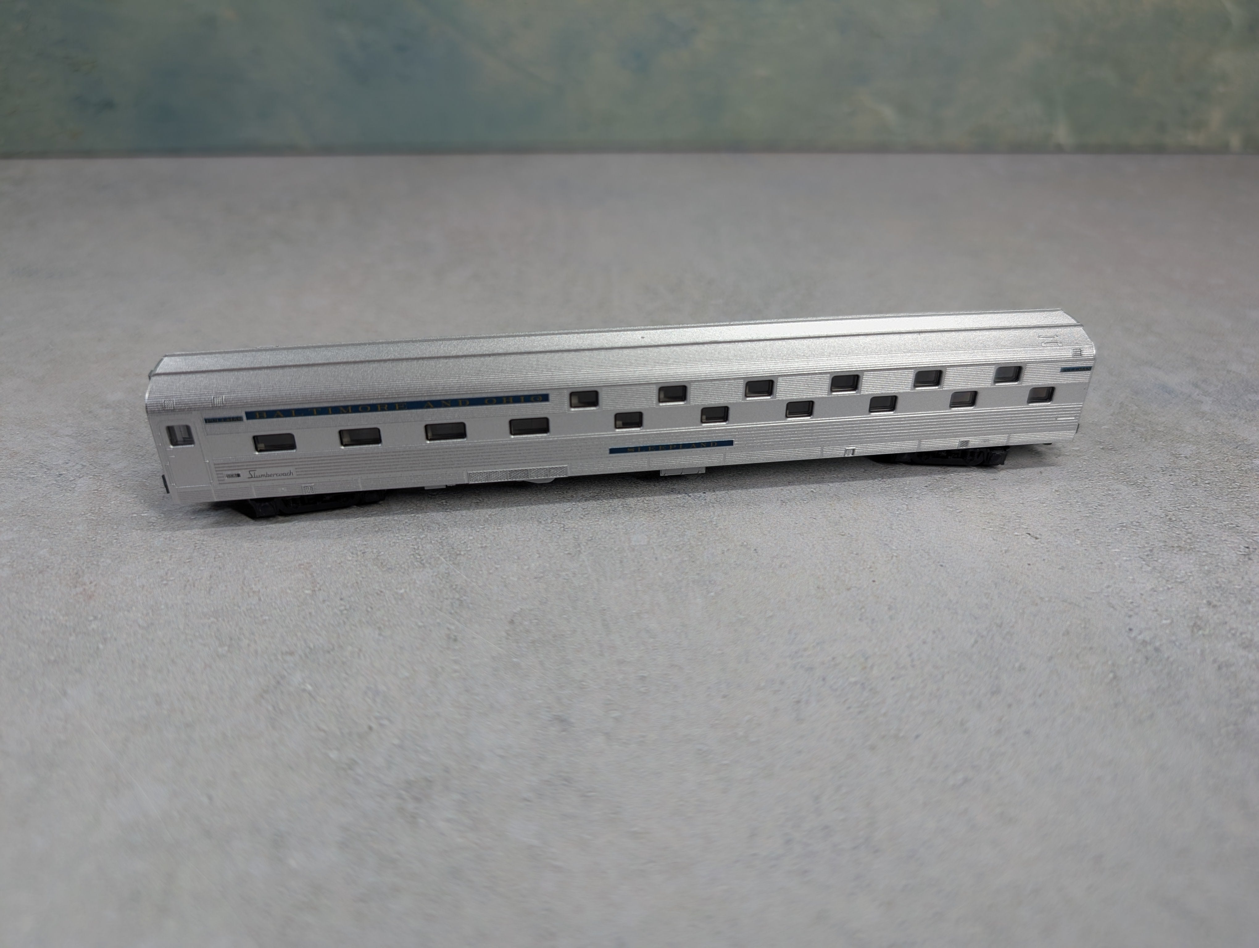USED KATO N Scale Sleeper Passenger Car Baltimore and Ohio Sleepland