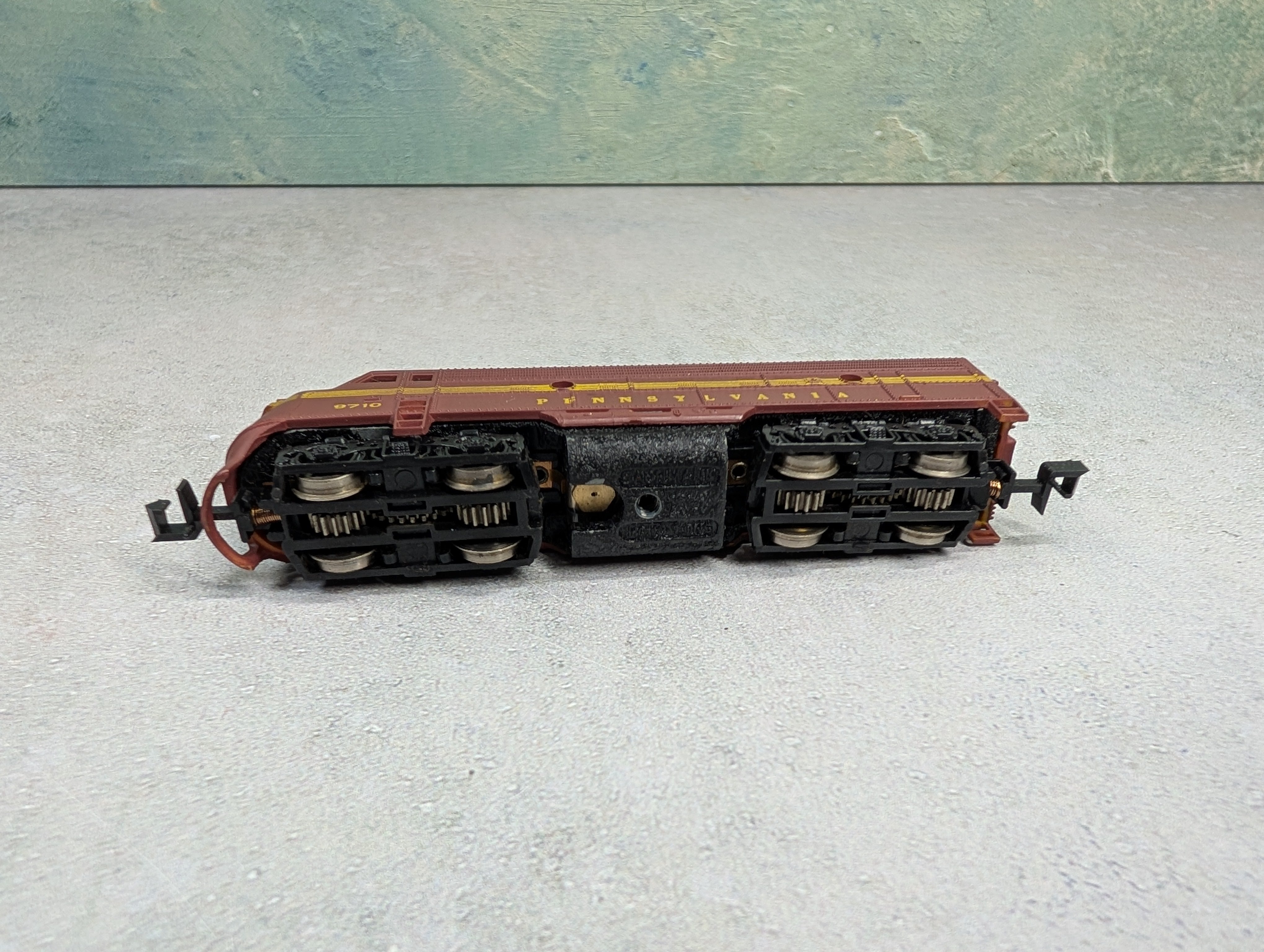 USED Bachmann N Scale Diesel Locomotive Pennsylvania #9710 Runs DC