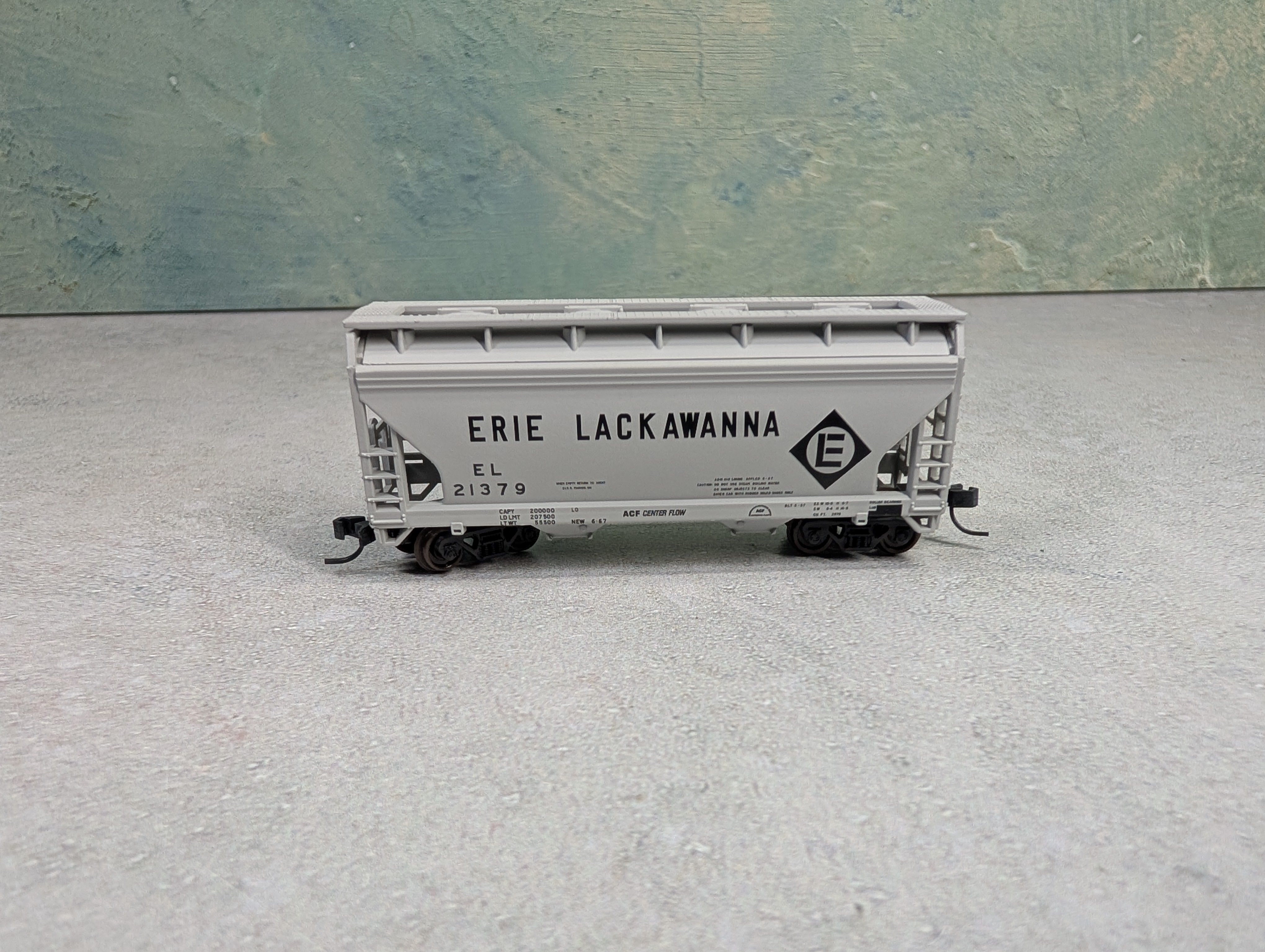 USED Atlas 50001876 N Scale 2 Bay Centerflow Hopper Erie Lackawanna EL #21379