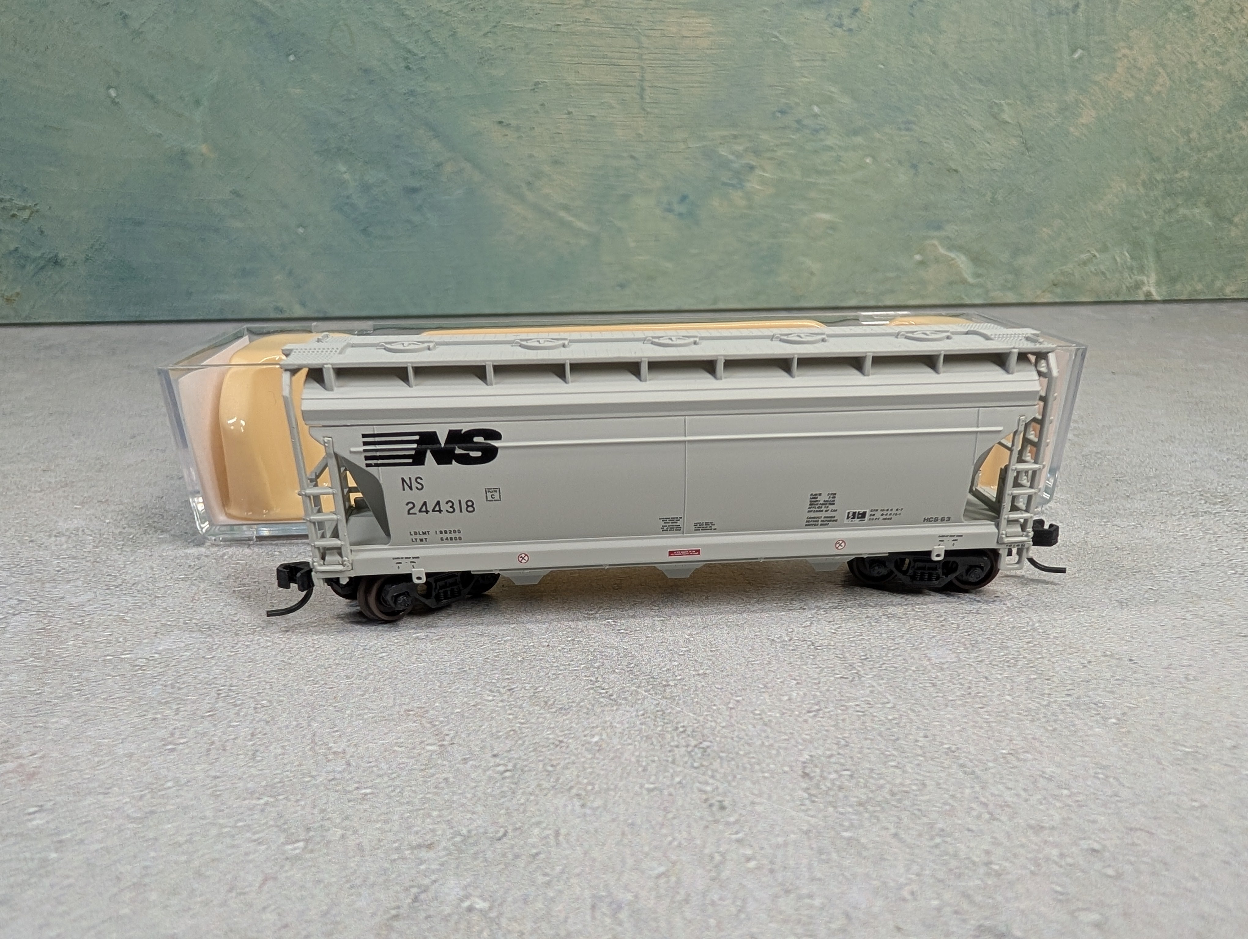 USED Atlas Trainman 50001892 N Scale ACF 3560 Covered Hopper Norfolk Southern NS #244318