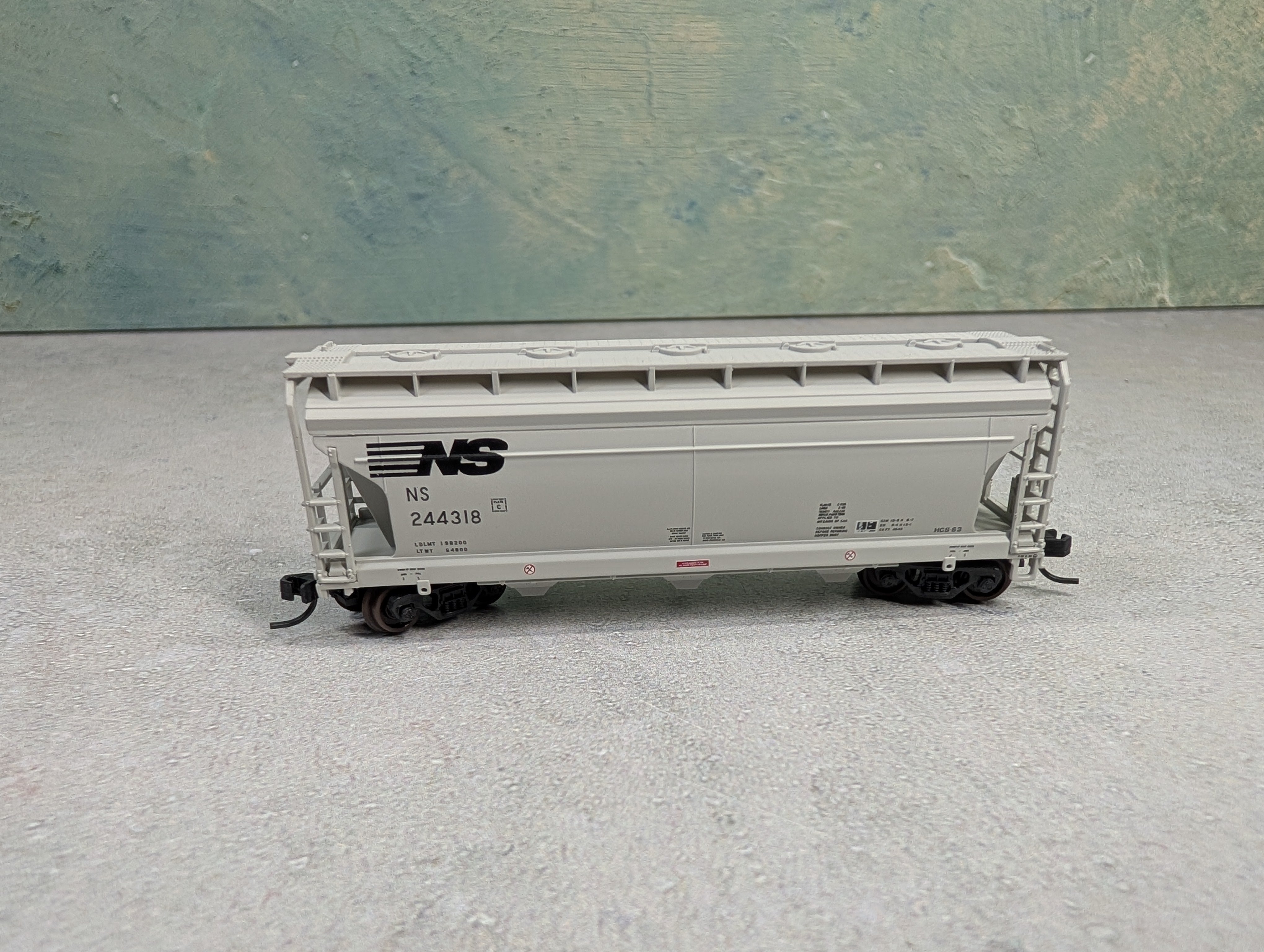USED Atlas Trainman 50001892 N Scale ACF 3560 Covered Hopper Norfolk Southern NS #244318