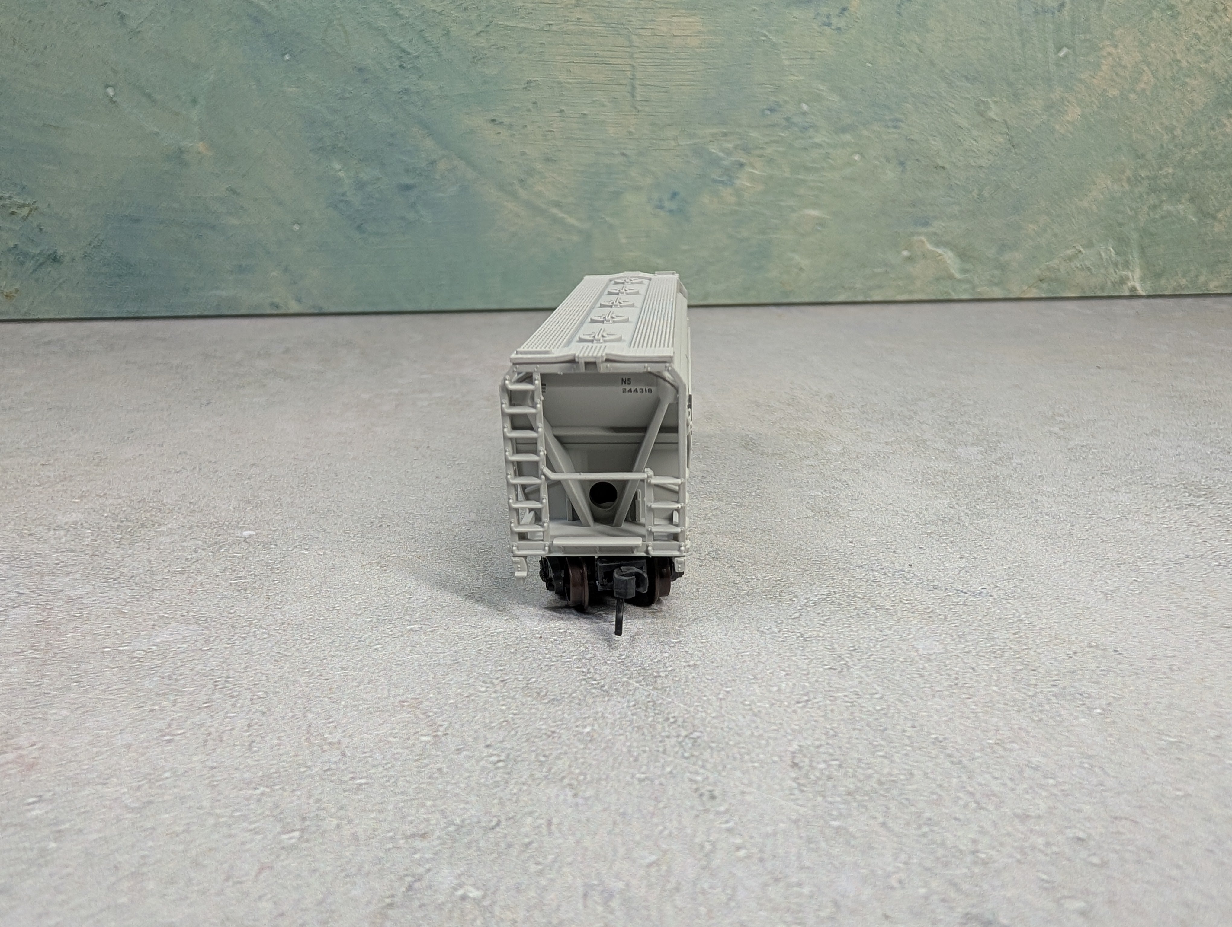 USED Atlas Trainman 50001892 N Scale ACF 3560 Covered Hopper Norfolk Southern NS #244318