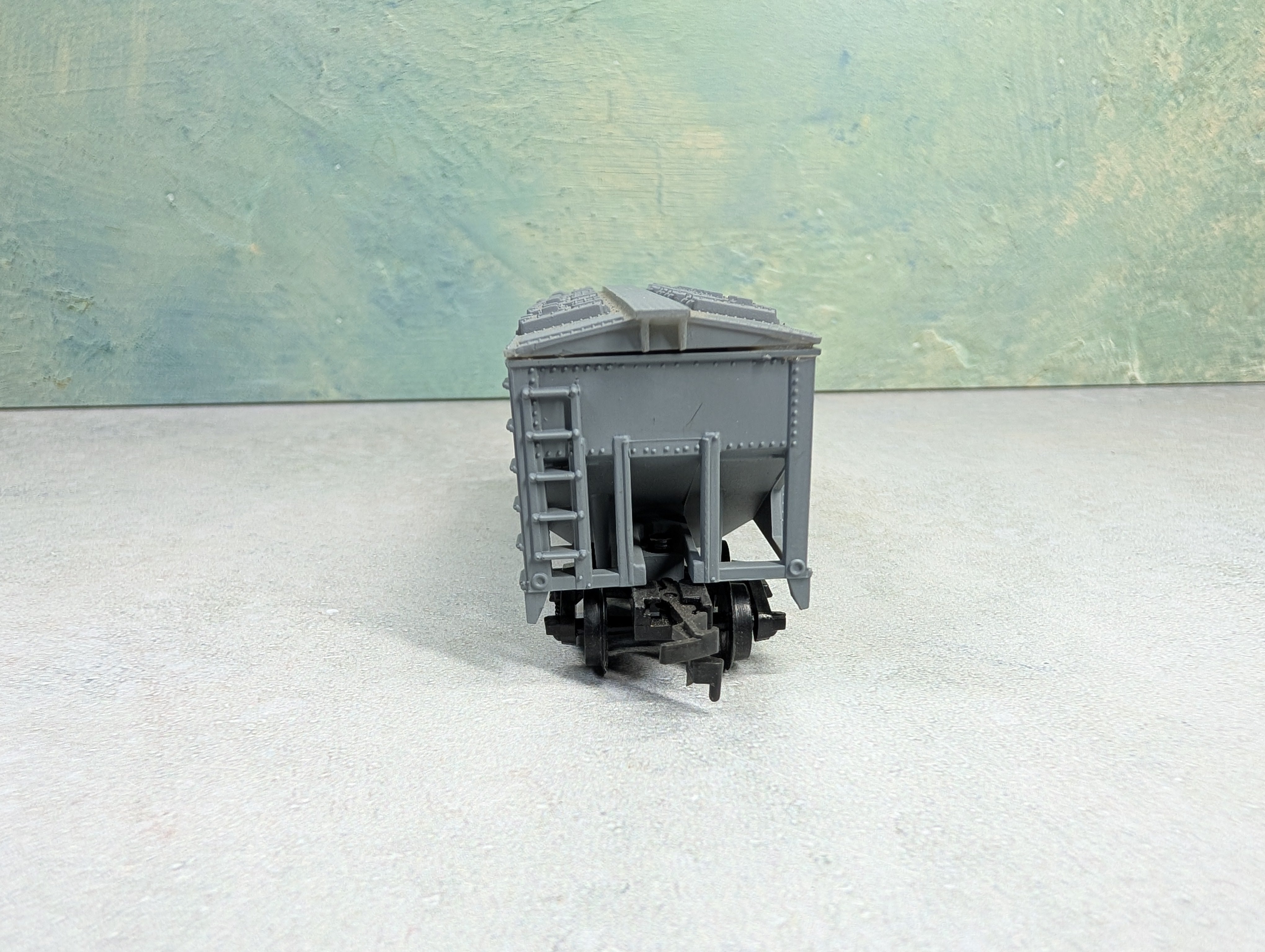 USED HO Scale 2 Bay Covered Hopper Burlington CB&Q #85124