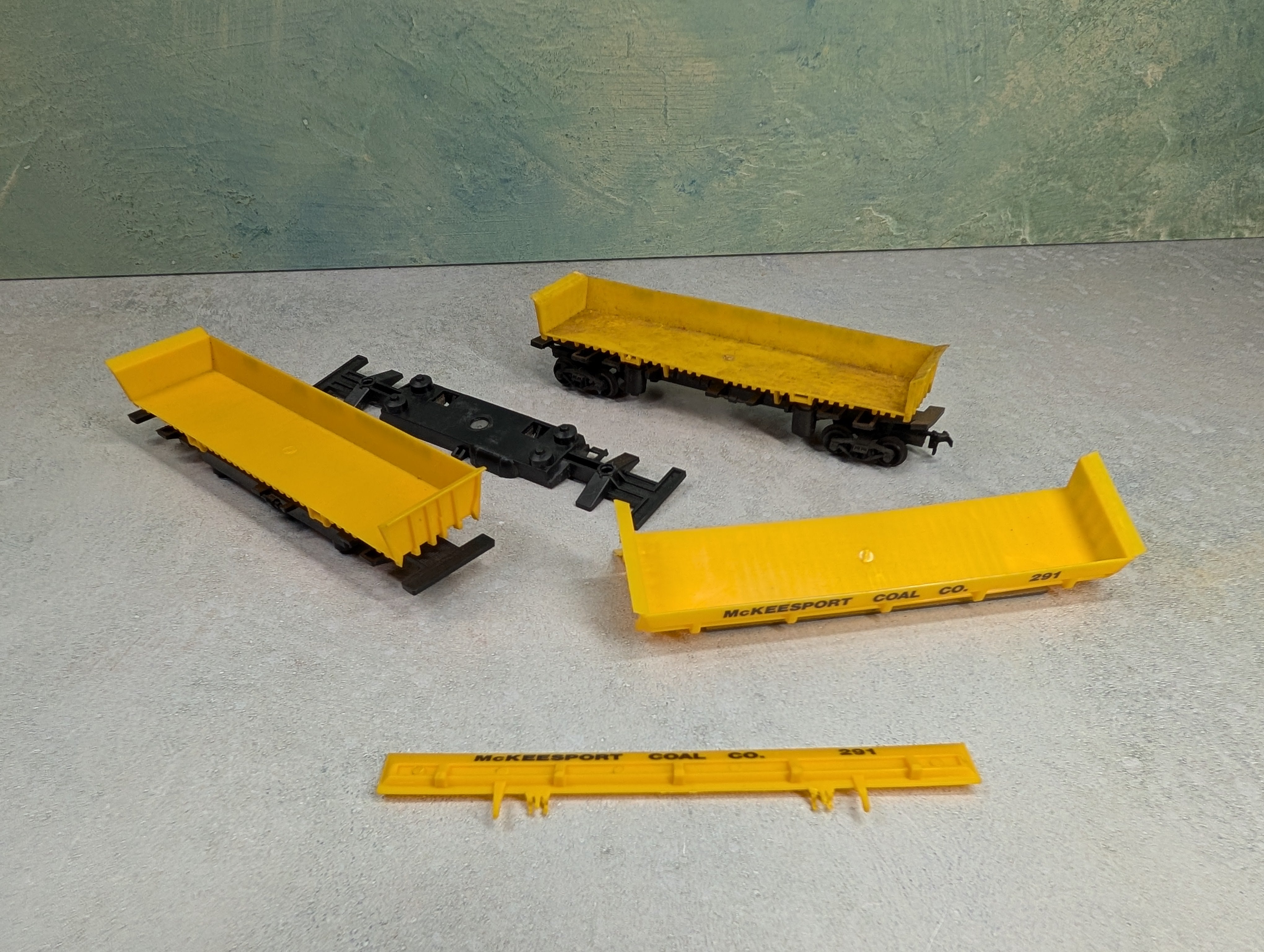 USED Life-Like HO Scale Lot of Parts For McKeesport Coal Co Dumpers Cars
