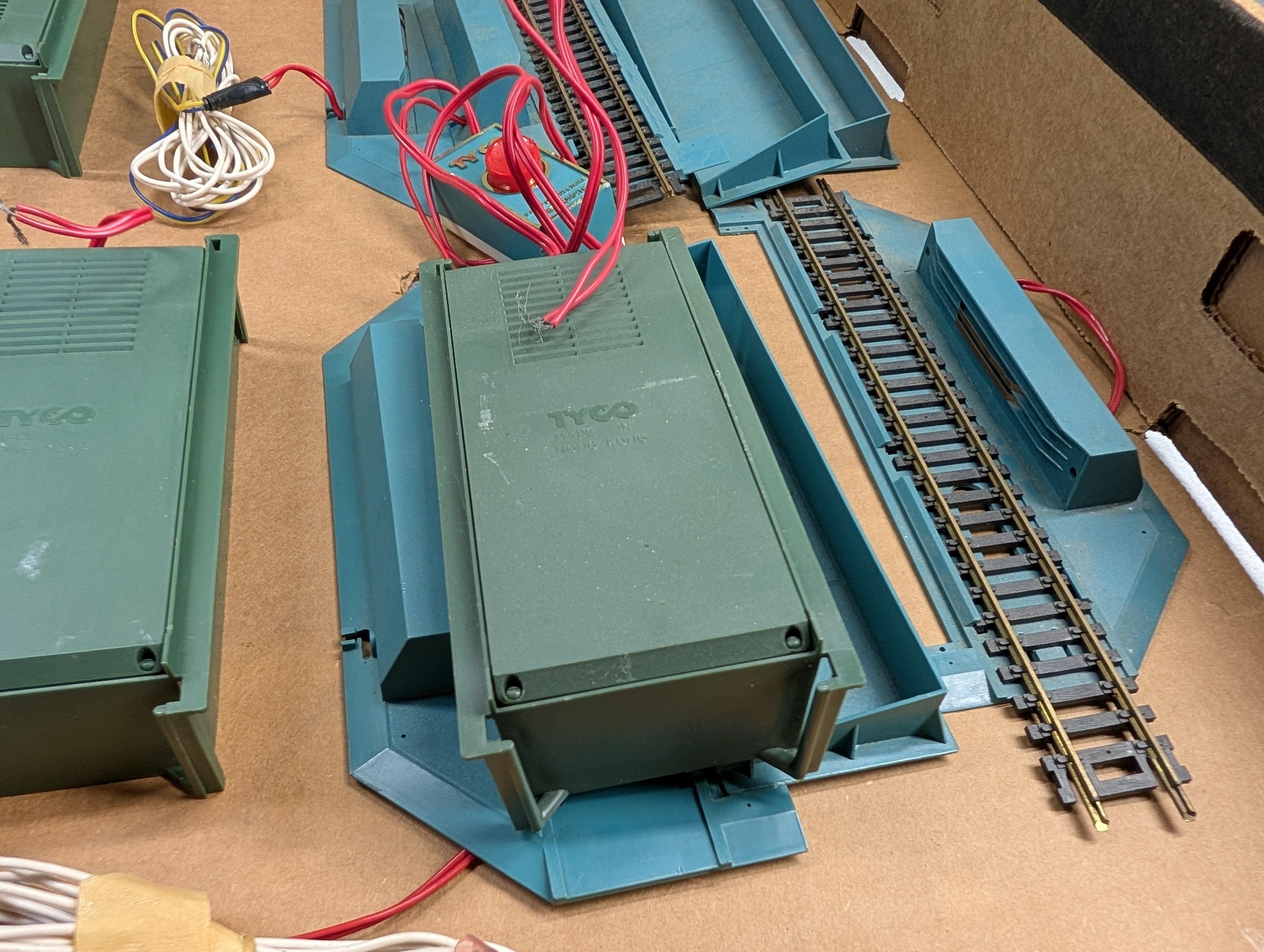 USED Tyco HO Scale Lot of Untested Accessory Parts