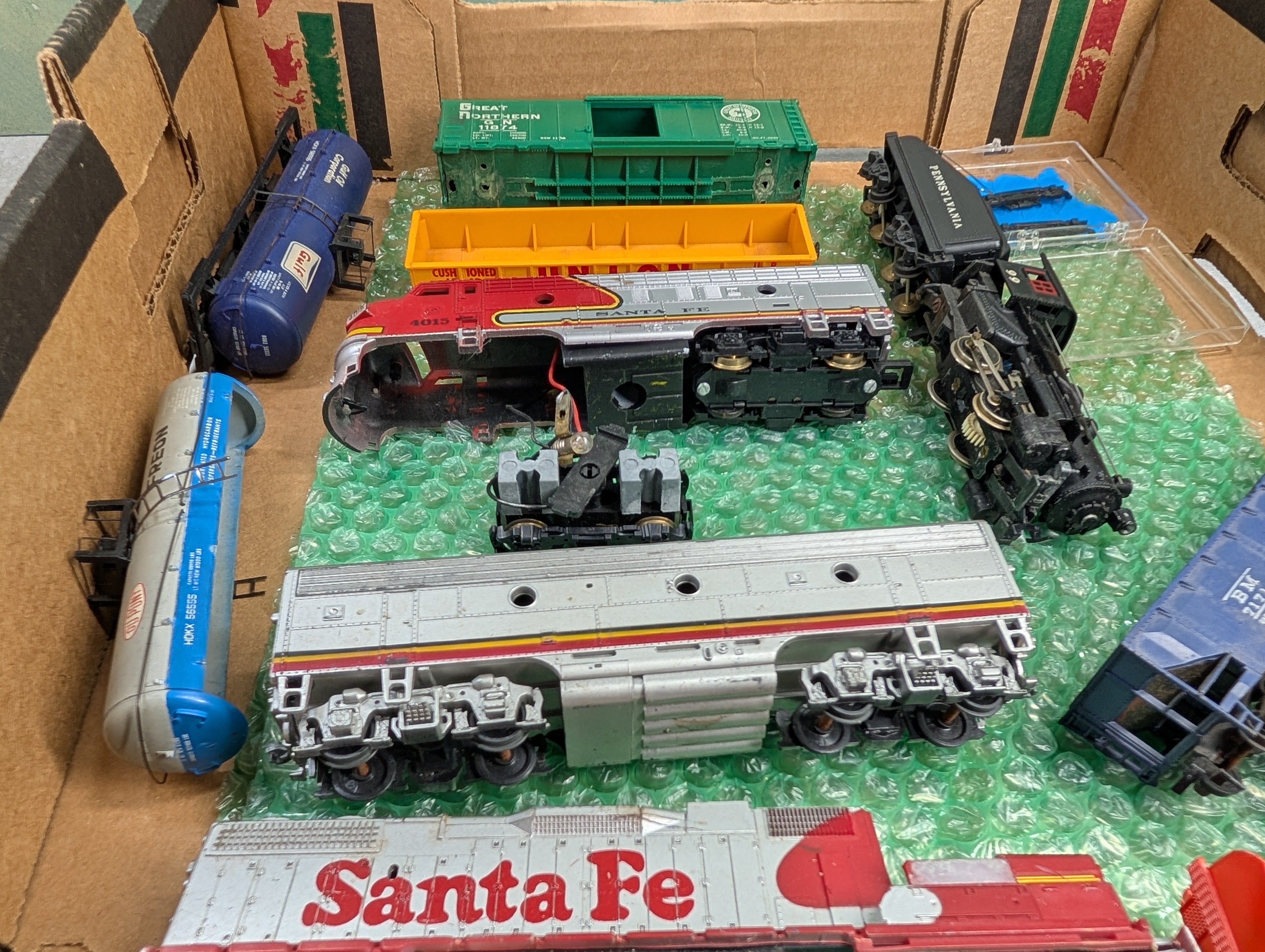 USED HO Scale Lot of Rough Locomotive and Freight Car Shells & Parts
