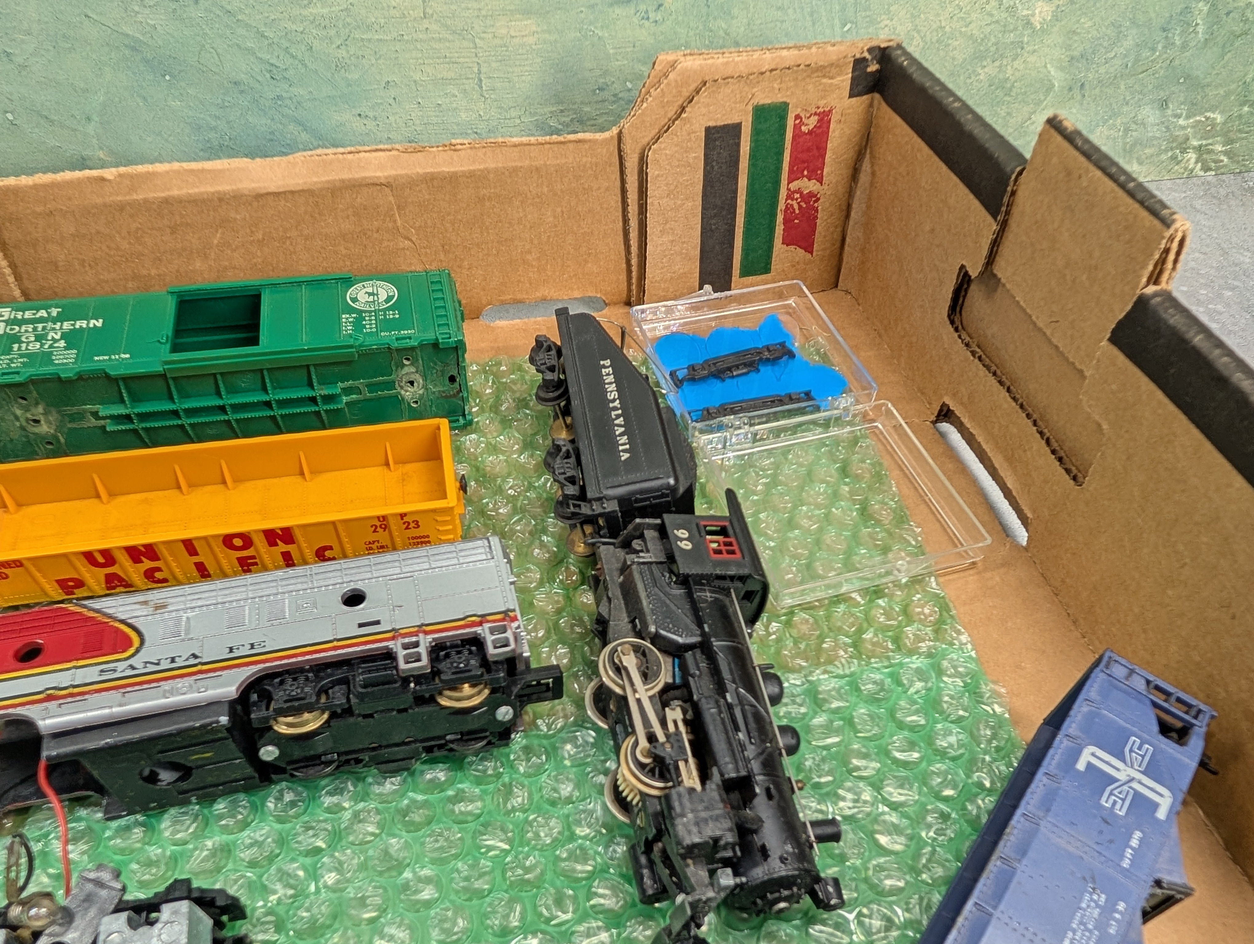 USED HO Scale Lot of Rough Locomotive and Freight Car Shells & Parts