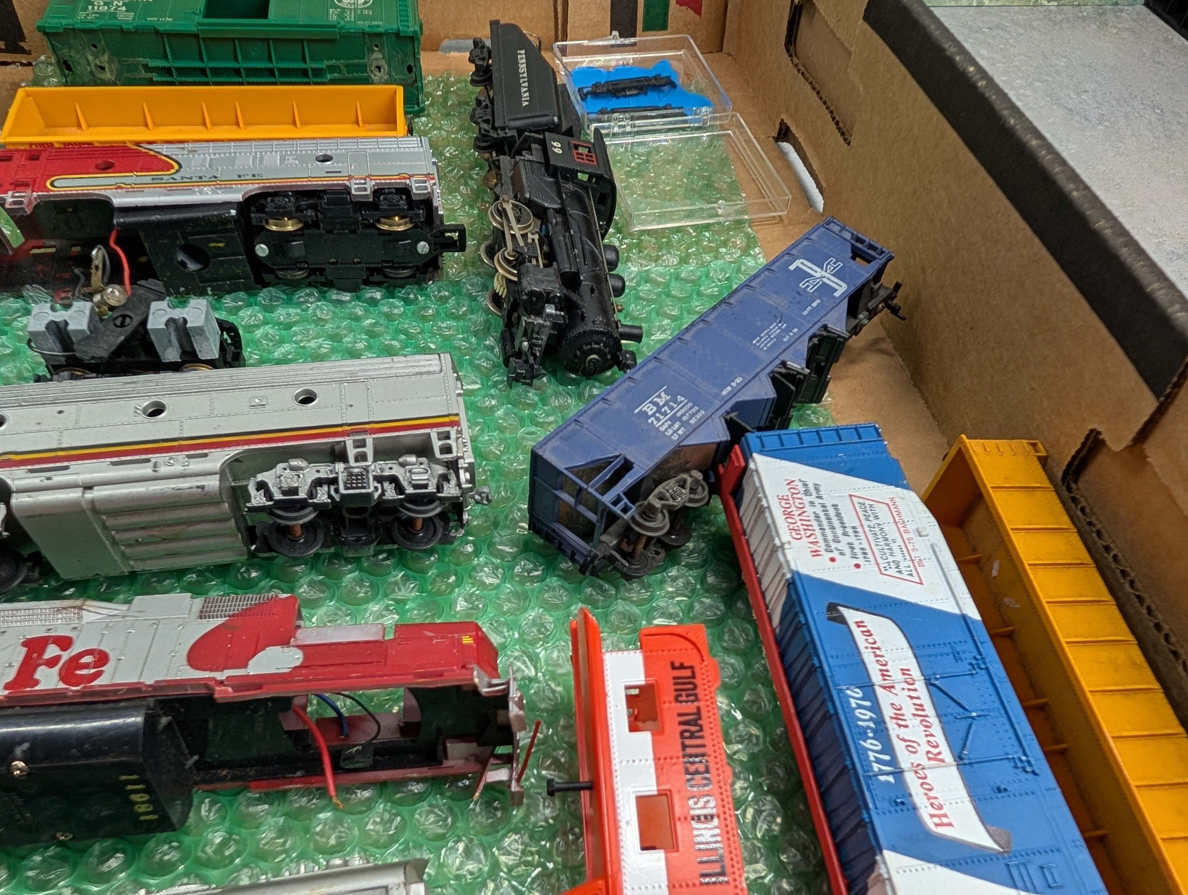 USED HO Scale Lot of Rough Locomotive and Freight Car Shells & Parts