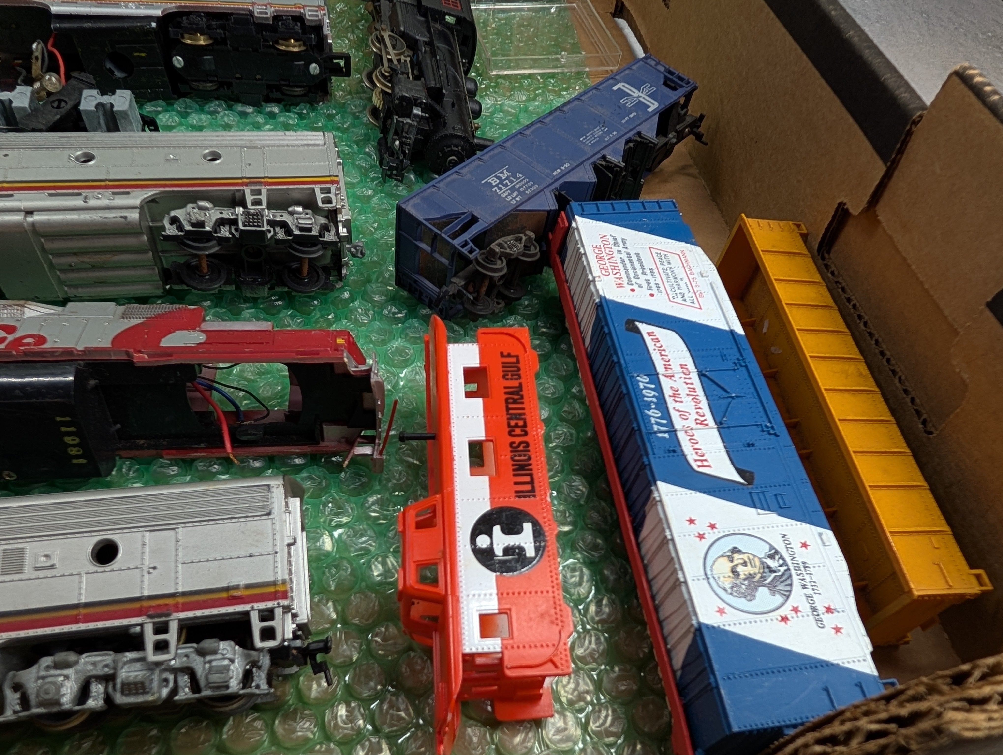 USED HO Scale Lot of Rough Locomotive and Freight Car Shells & Parts