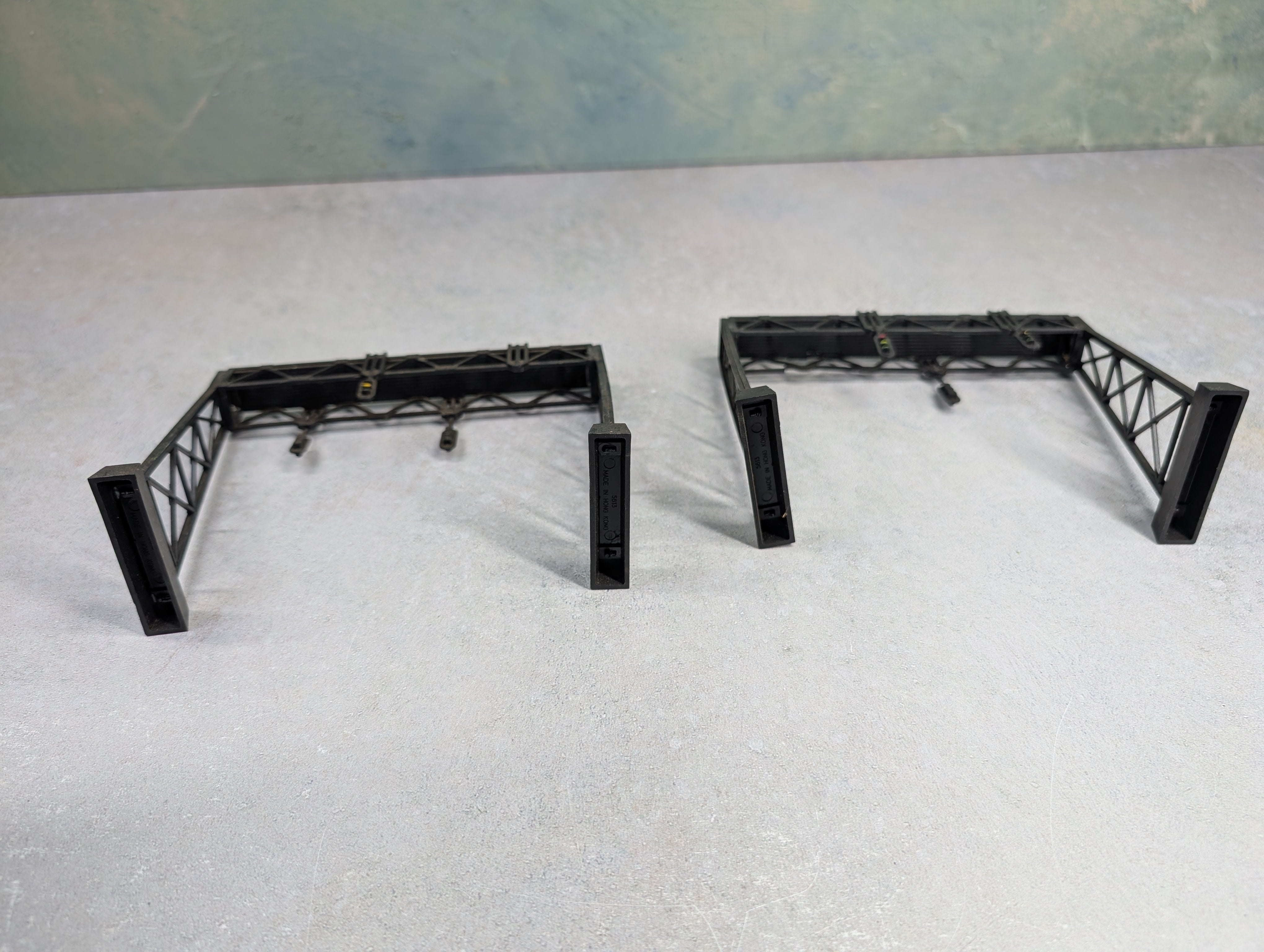 USED HO Scale Lot of Railroad Signal Bridges (2 pcs)