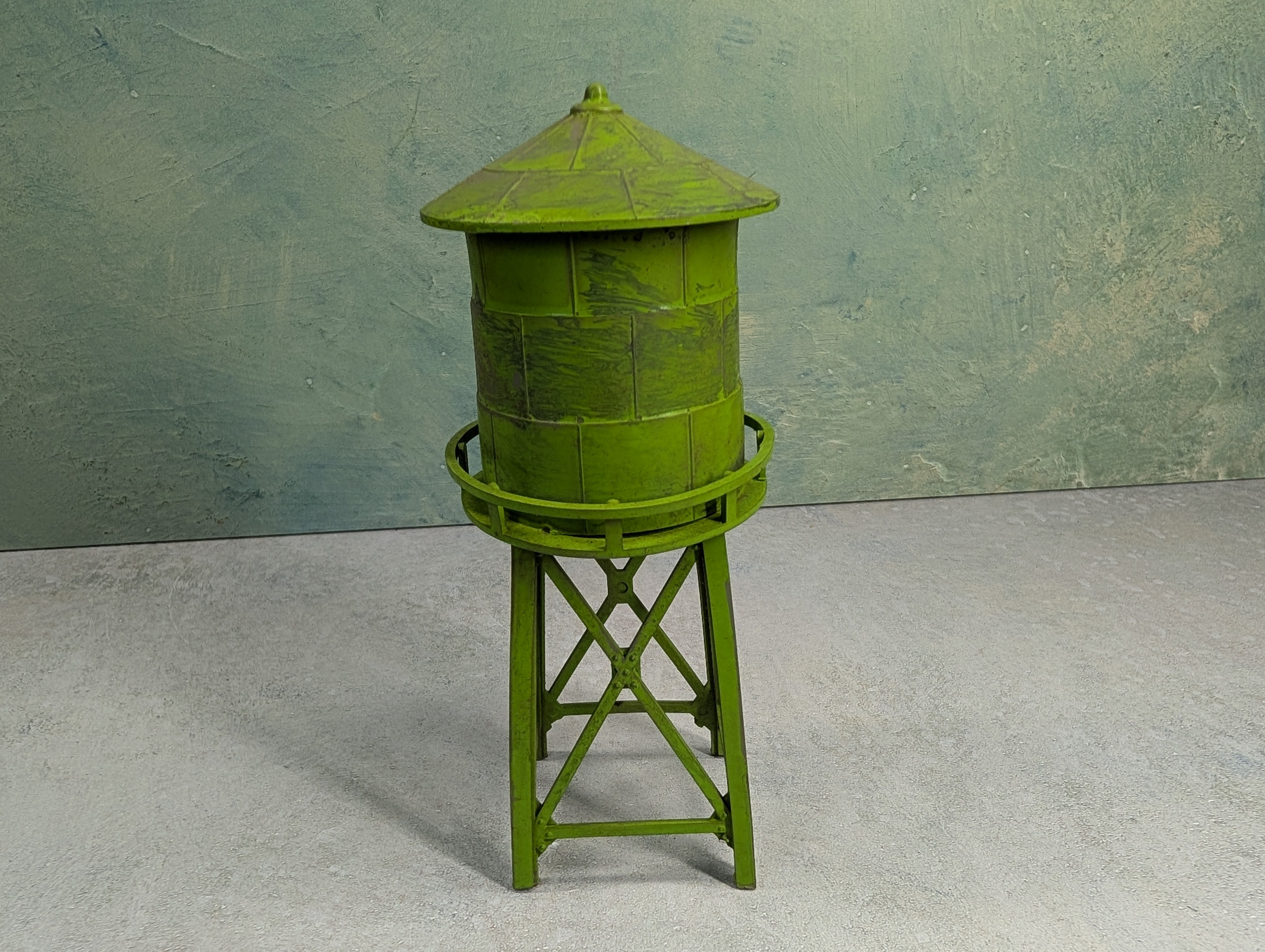 USED HO Scale Custom Green Water Tower Structure