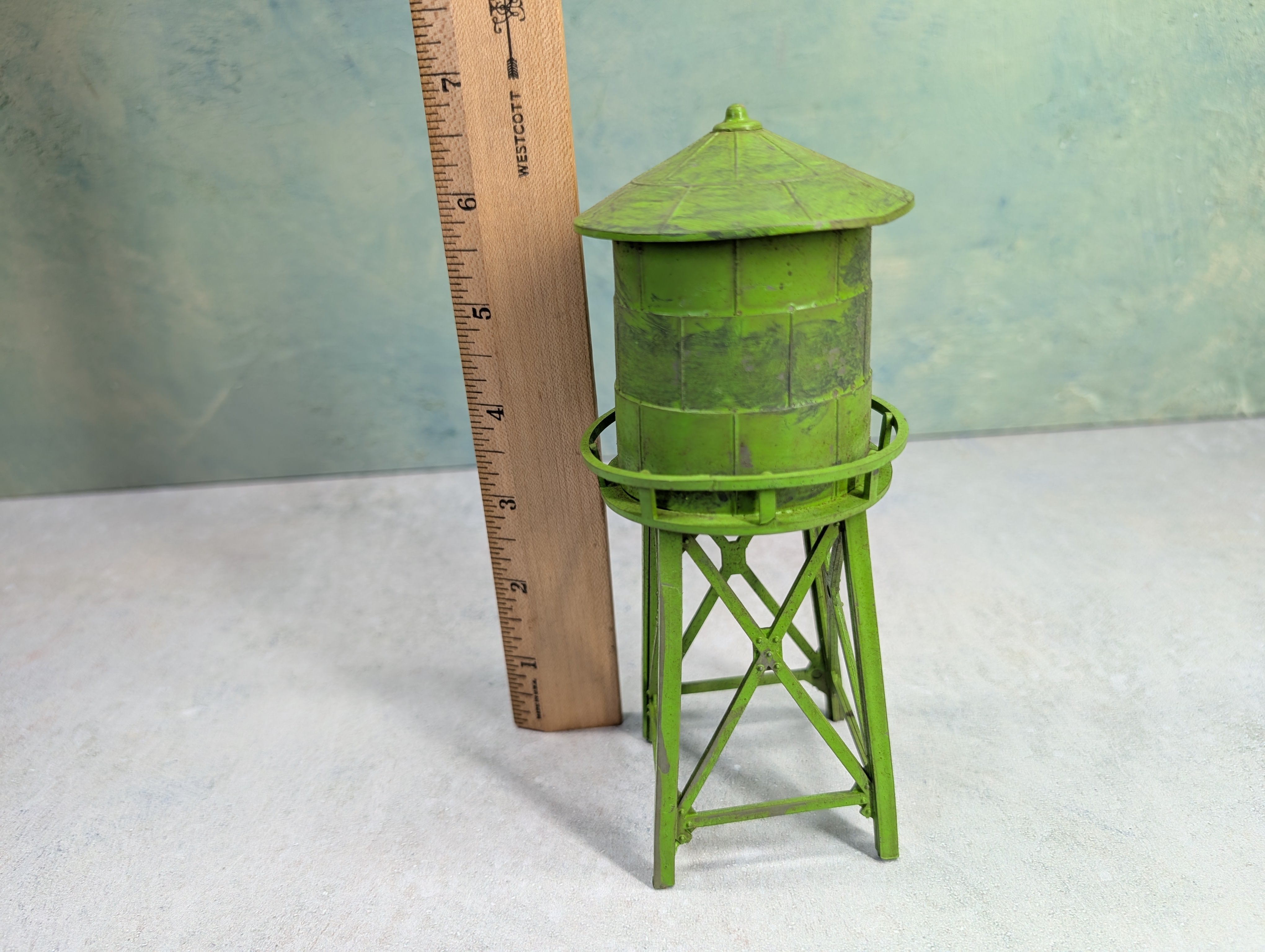 USED HO Scale Custom Green Water Tower Structure