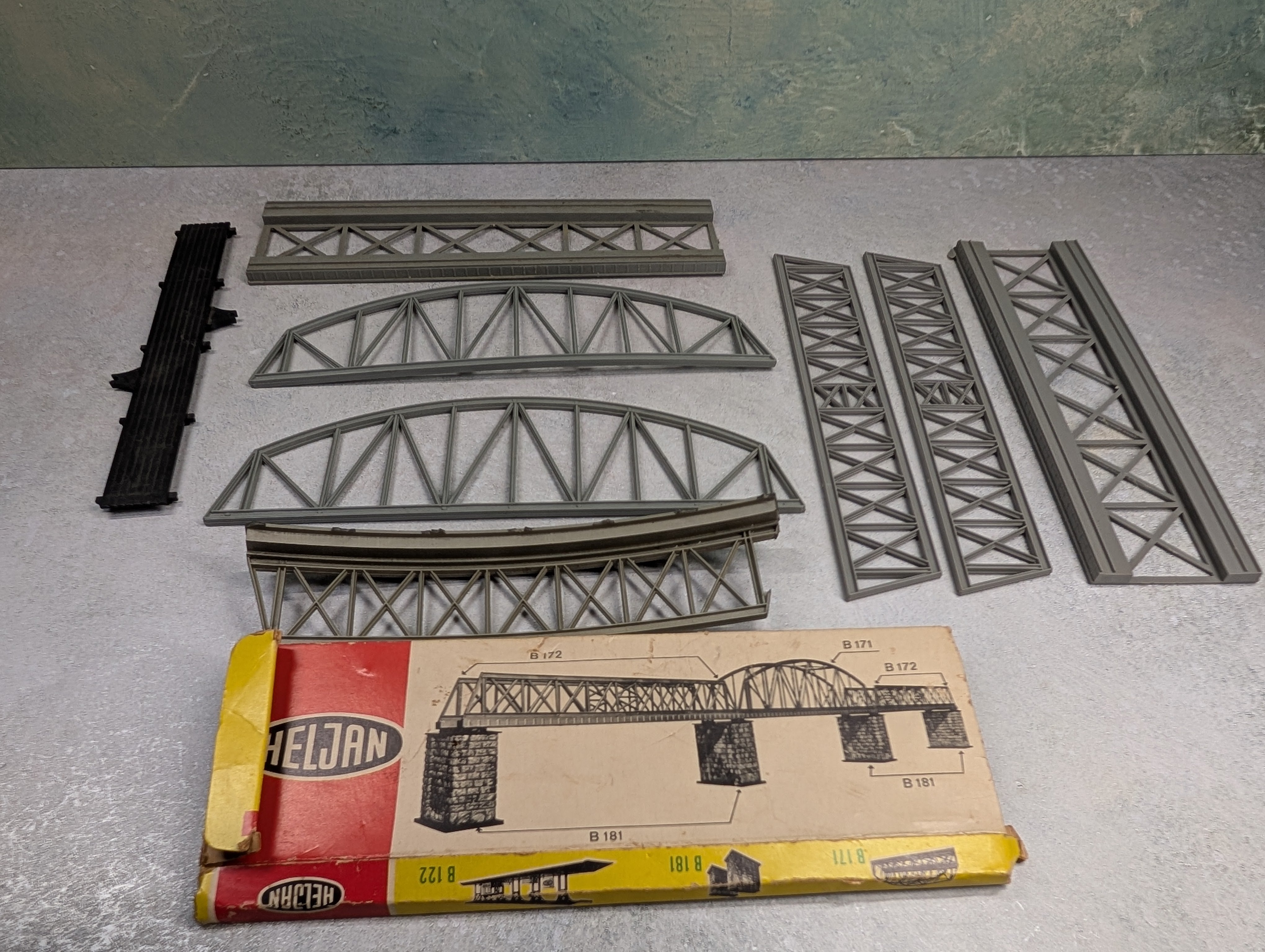 USED Heljan HO Scale Lot of Arch Bridge Parts