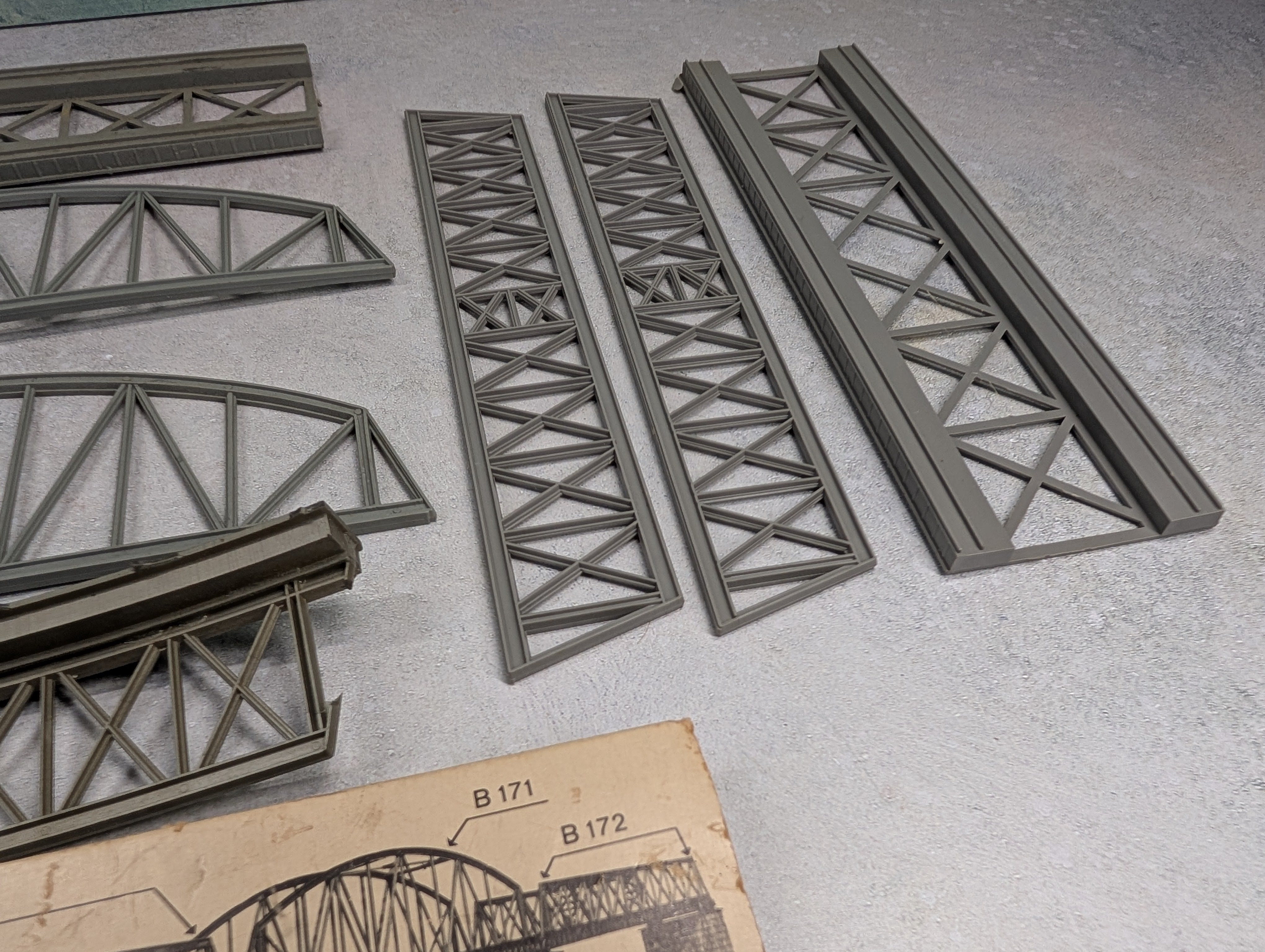 USED Heljan HO Scale Lot of Arch Bridge Parts