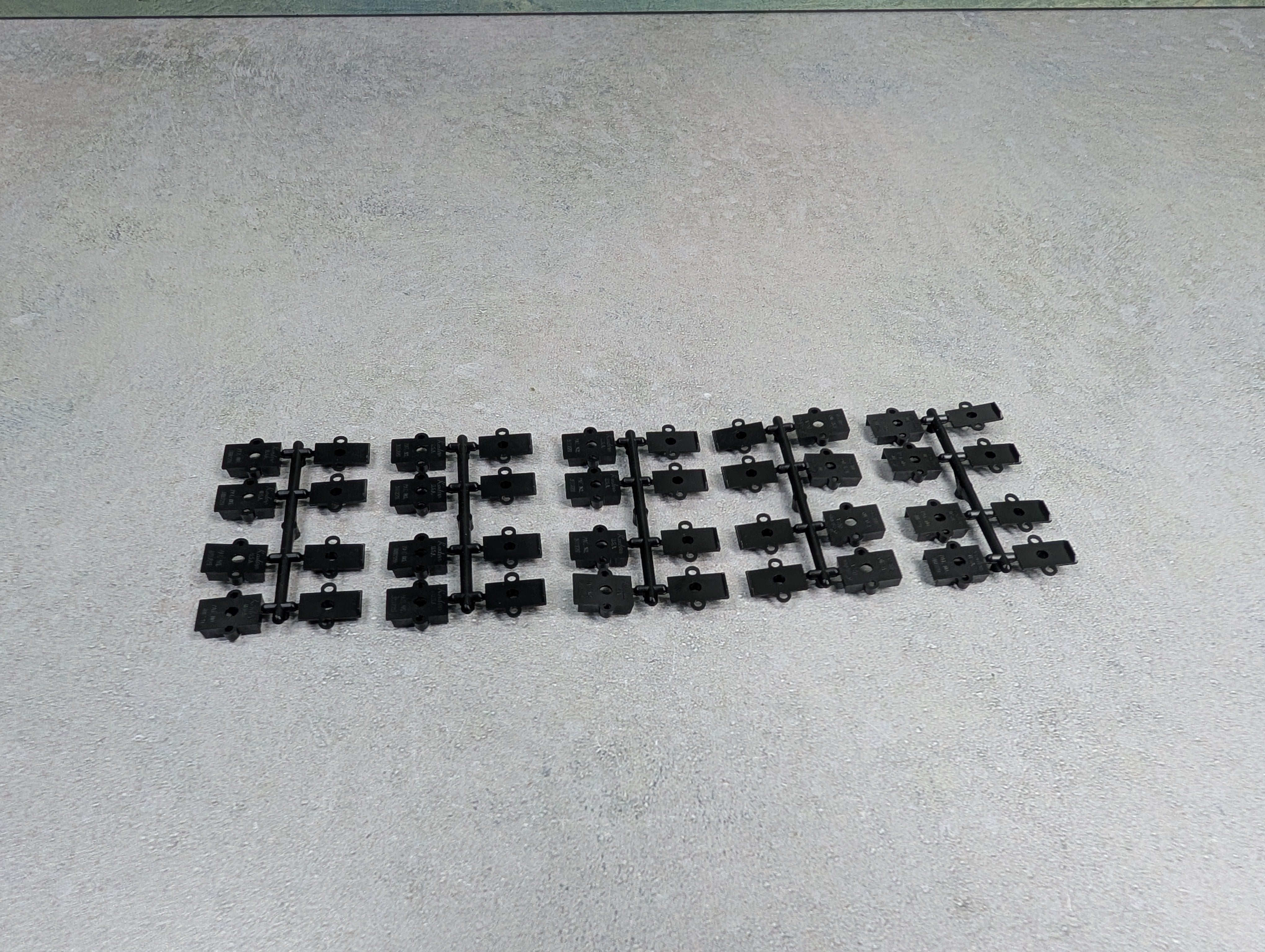 USED Kadee HO Scale Coupler Gearboxes & Lids (For 10 Cars)