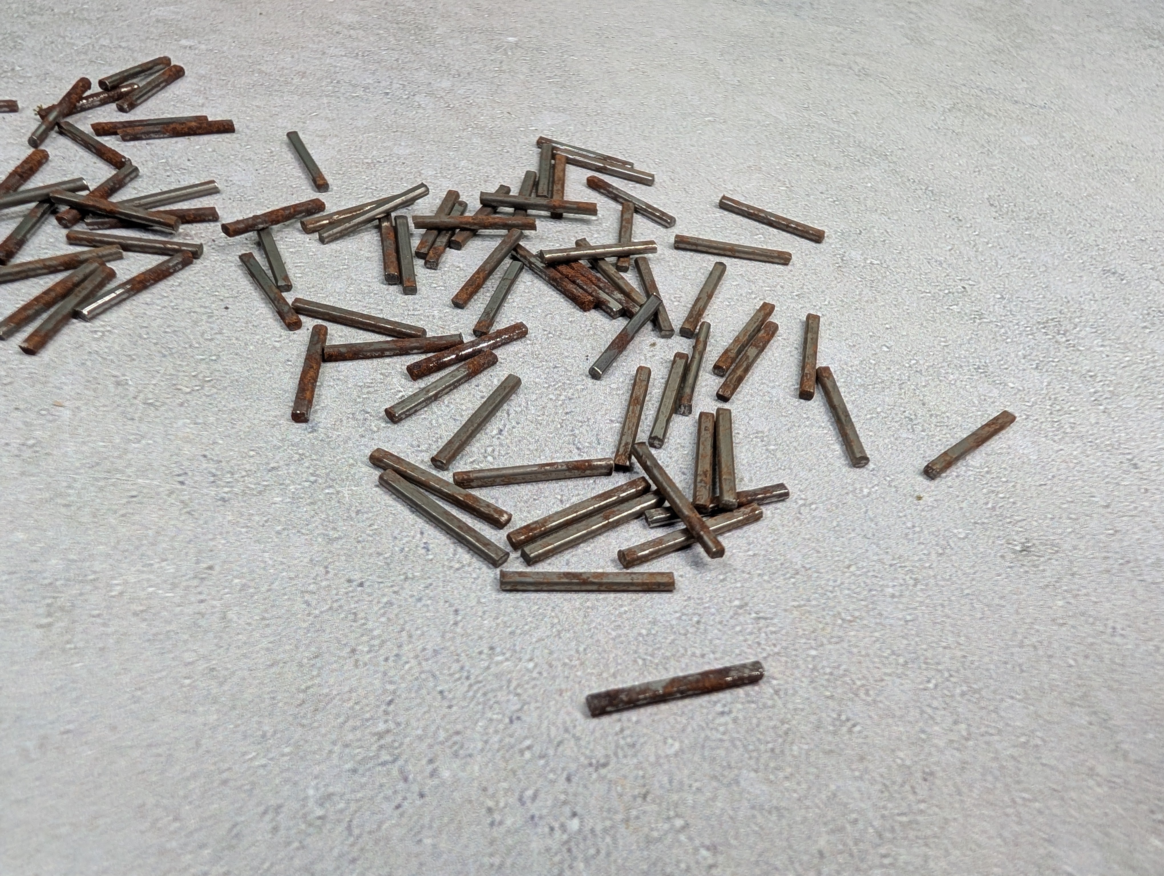 USED Athearn HO Scale Large Lot of Stakes for Flat Cars