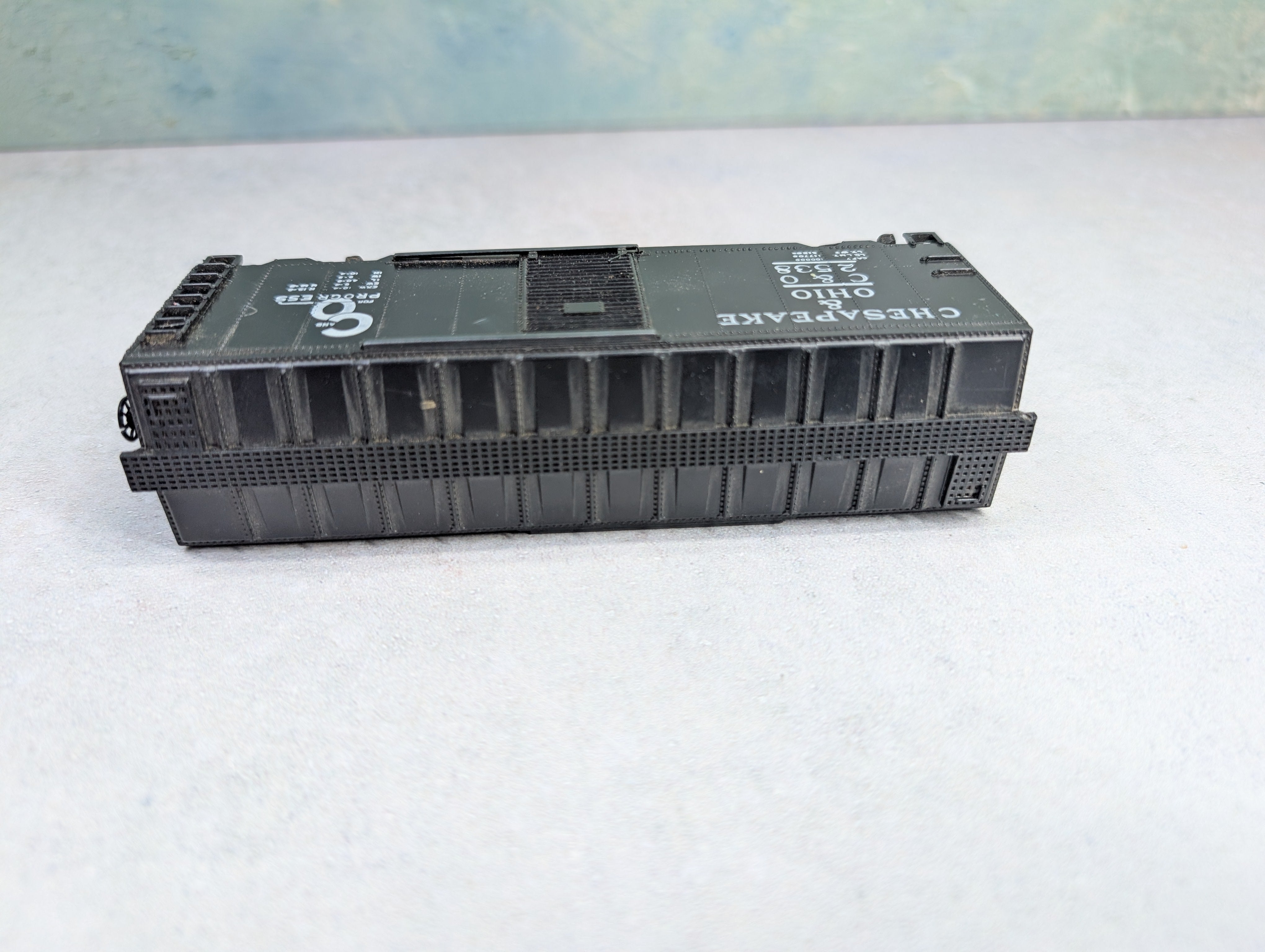 USED Varney HO Scale 40' Box Car Chesapeake and Ohio C&O #2538 Kadees