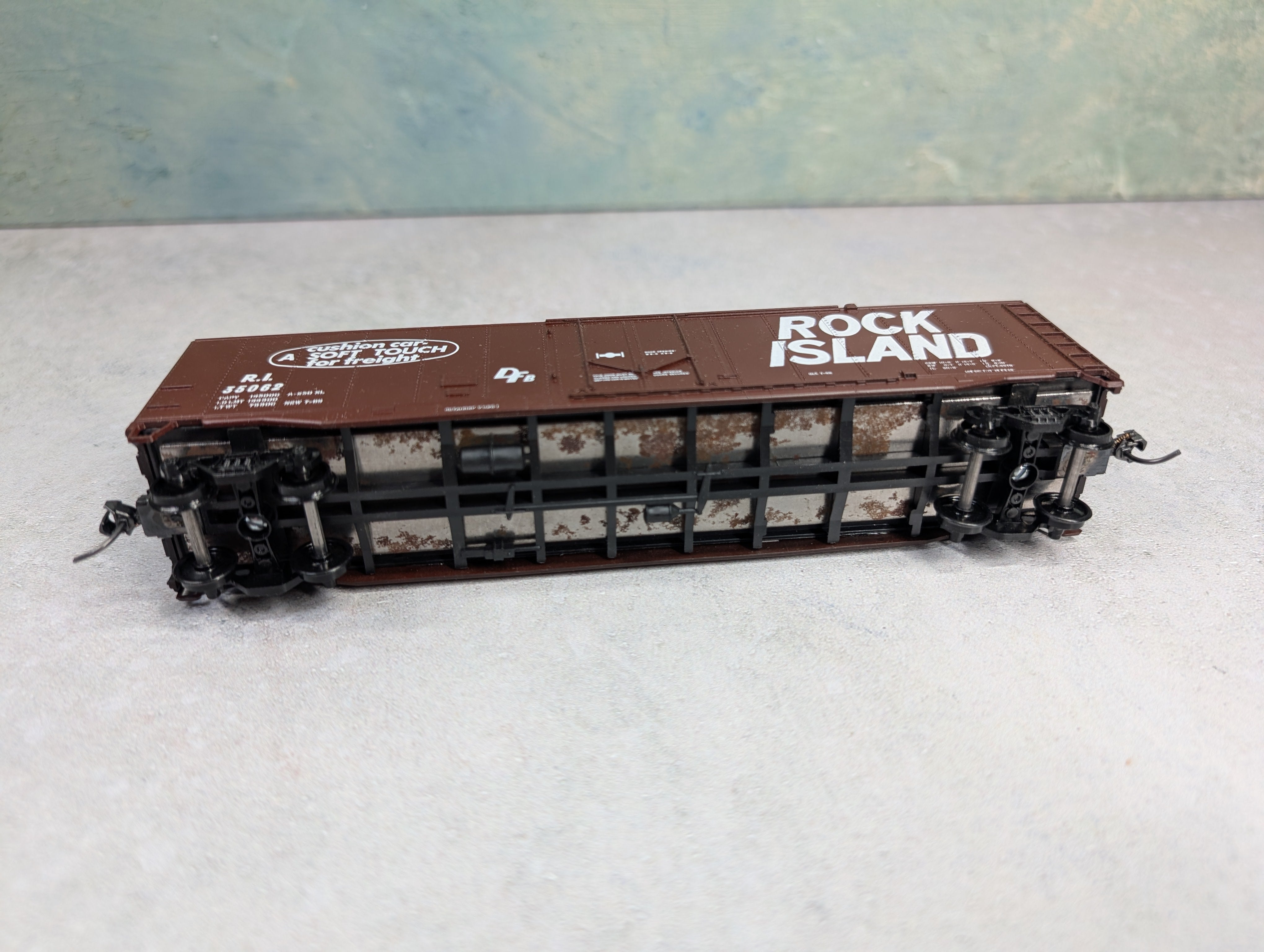 USED Athearn HO Scale 50' Plug Door Box Car Rock Island RI #35062