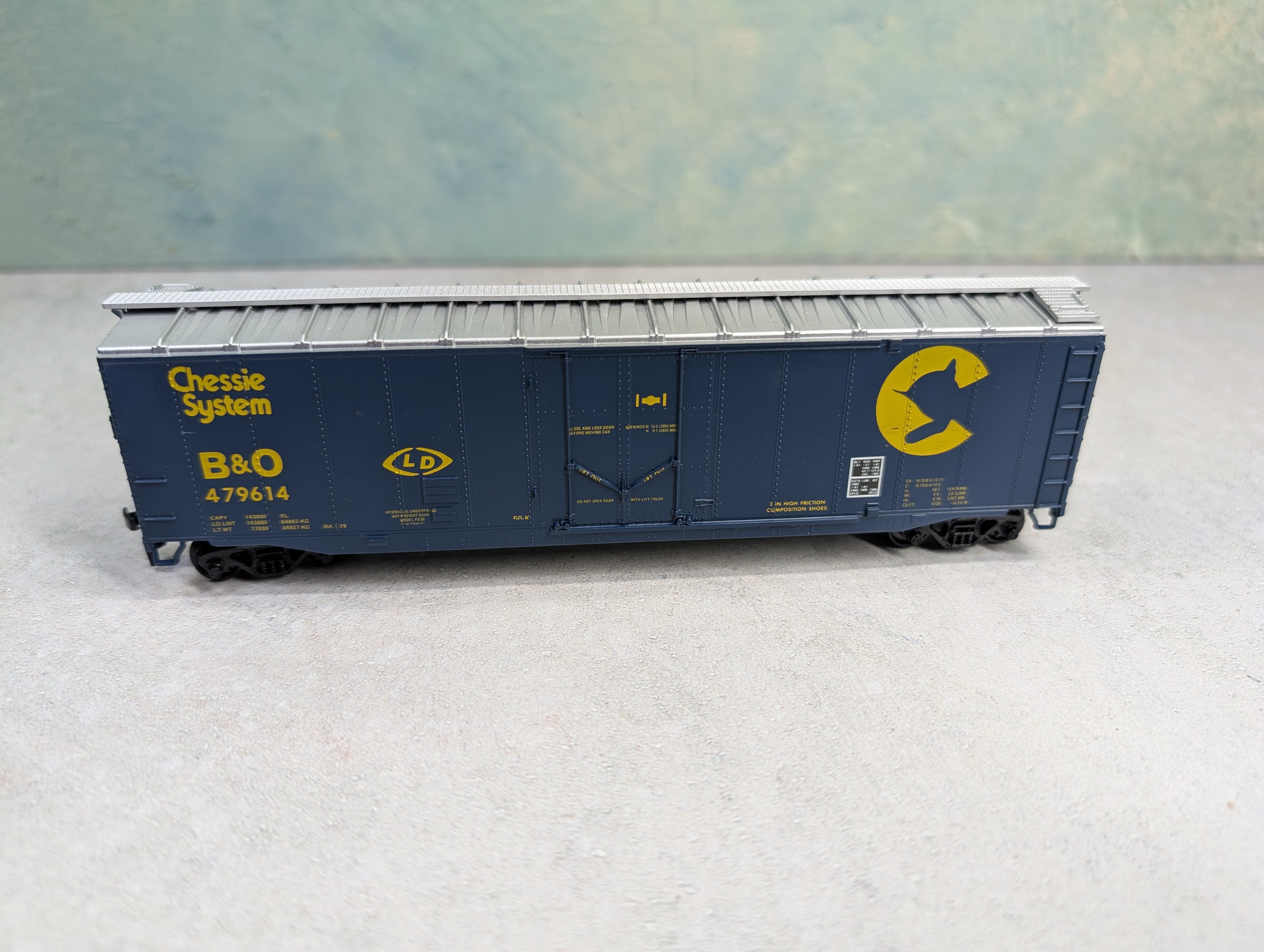 USED Athearn HO Scale 50' Plug Door Box Car Chessie System B&O #479614