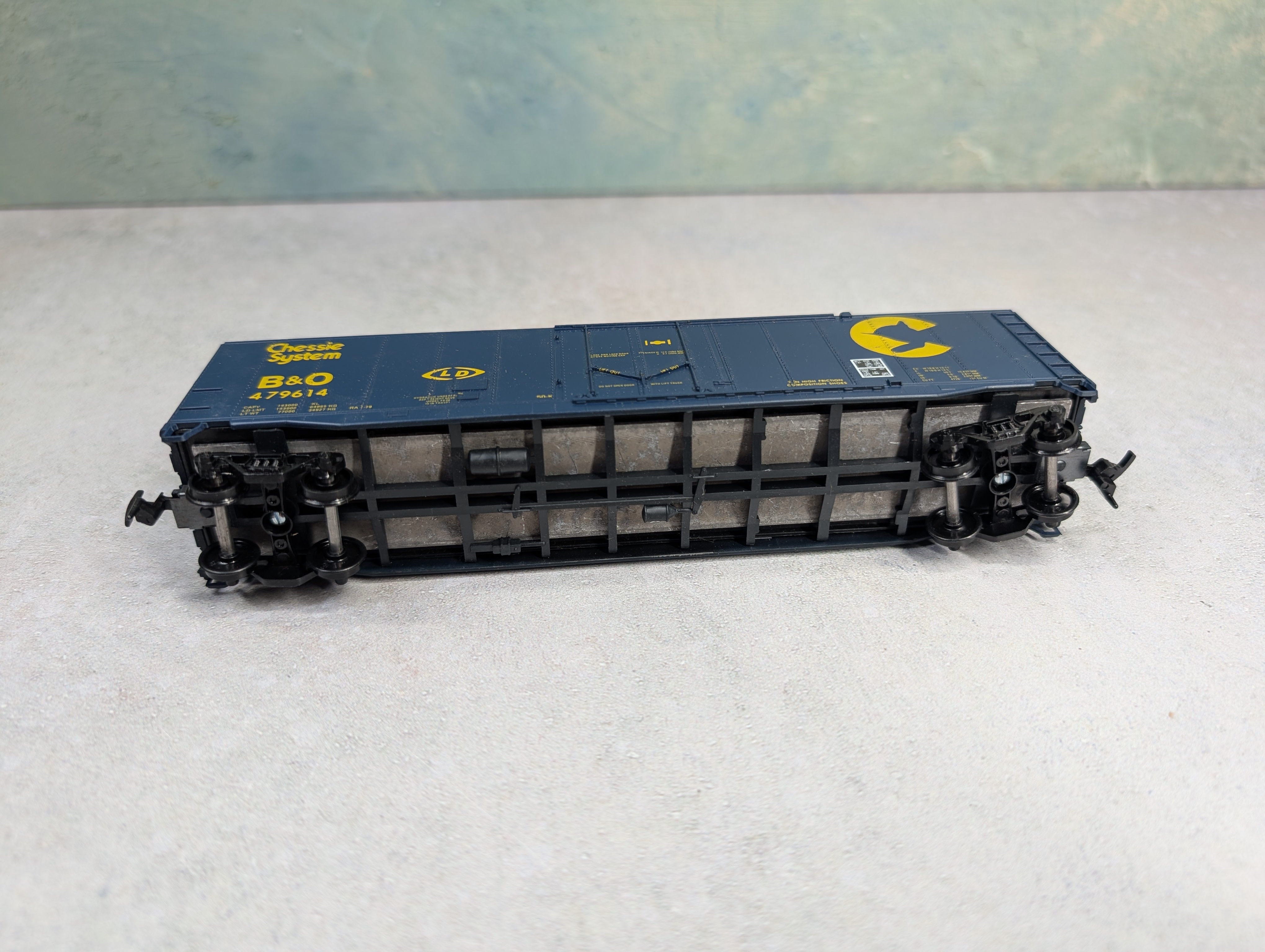 USED Athearn HO Scale 50' Plug Door Box Car Chessie System B&O #479614