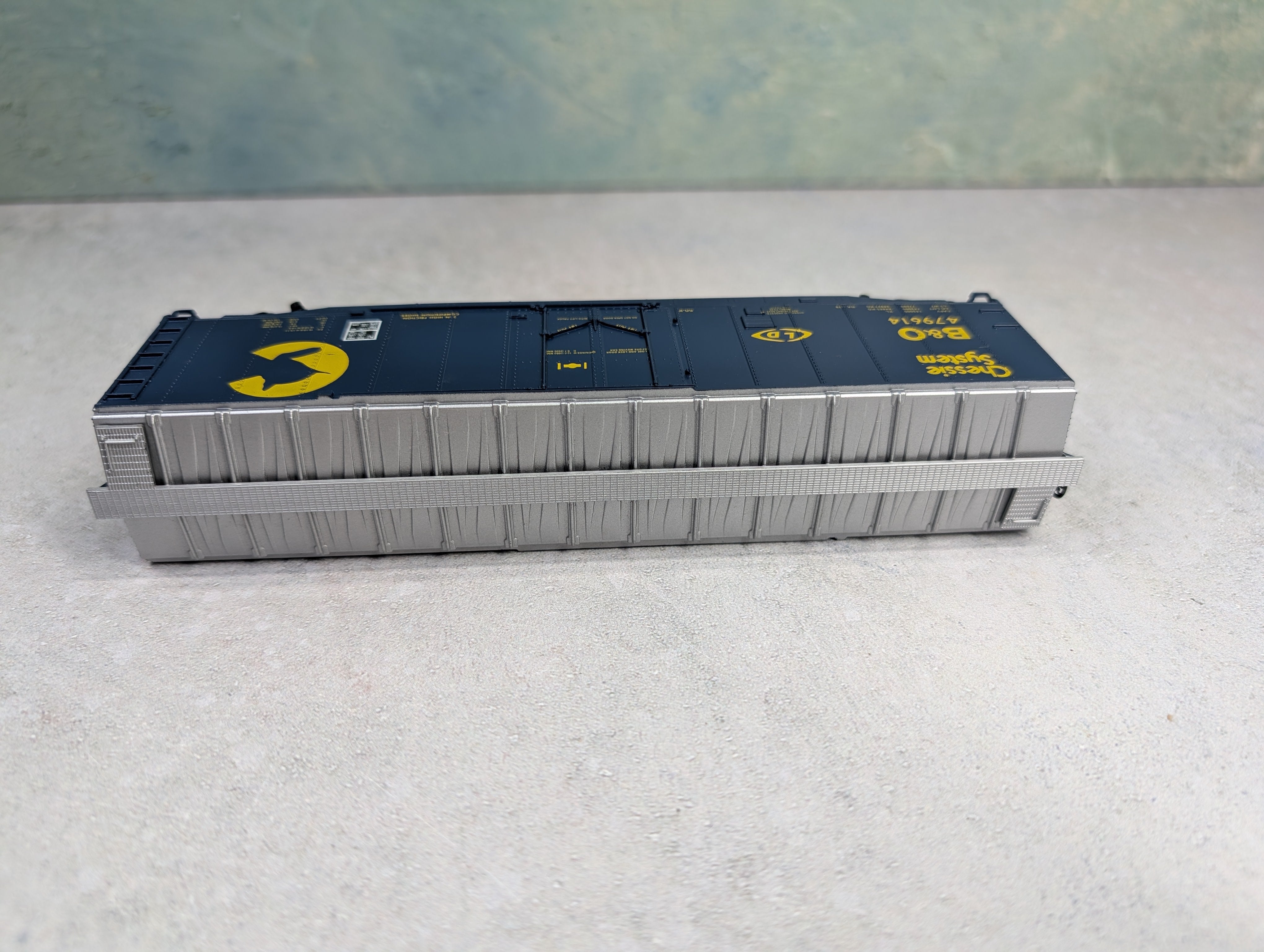 USED Athearn HO Scale 50' Plug Door Box Car Chessie System B&O #479614