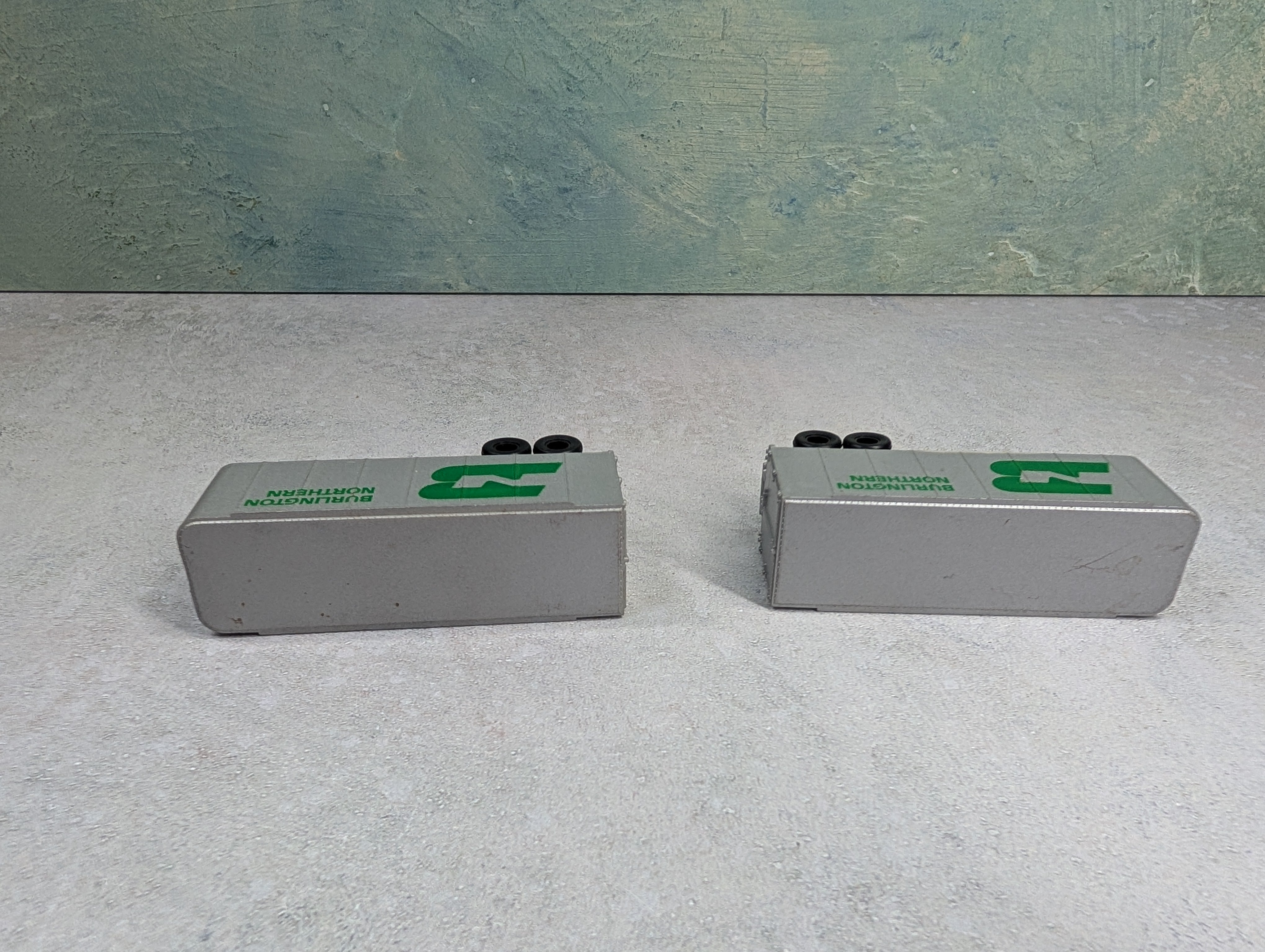 USED Tyco HO Scale 24' Piggyback Trailers Burlington Northern (2 pcs)