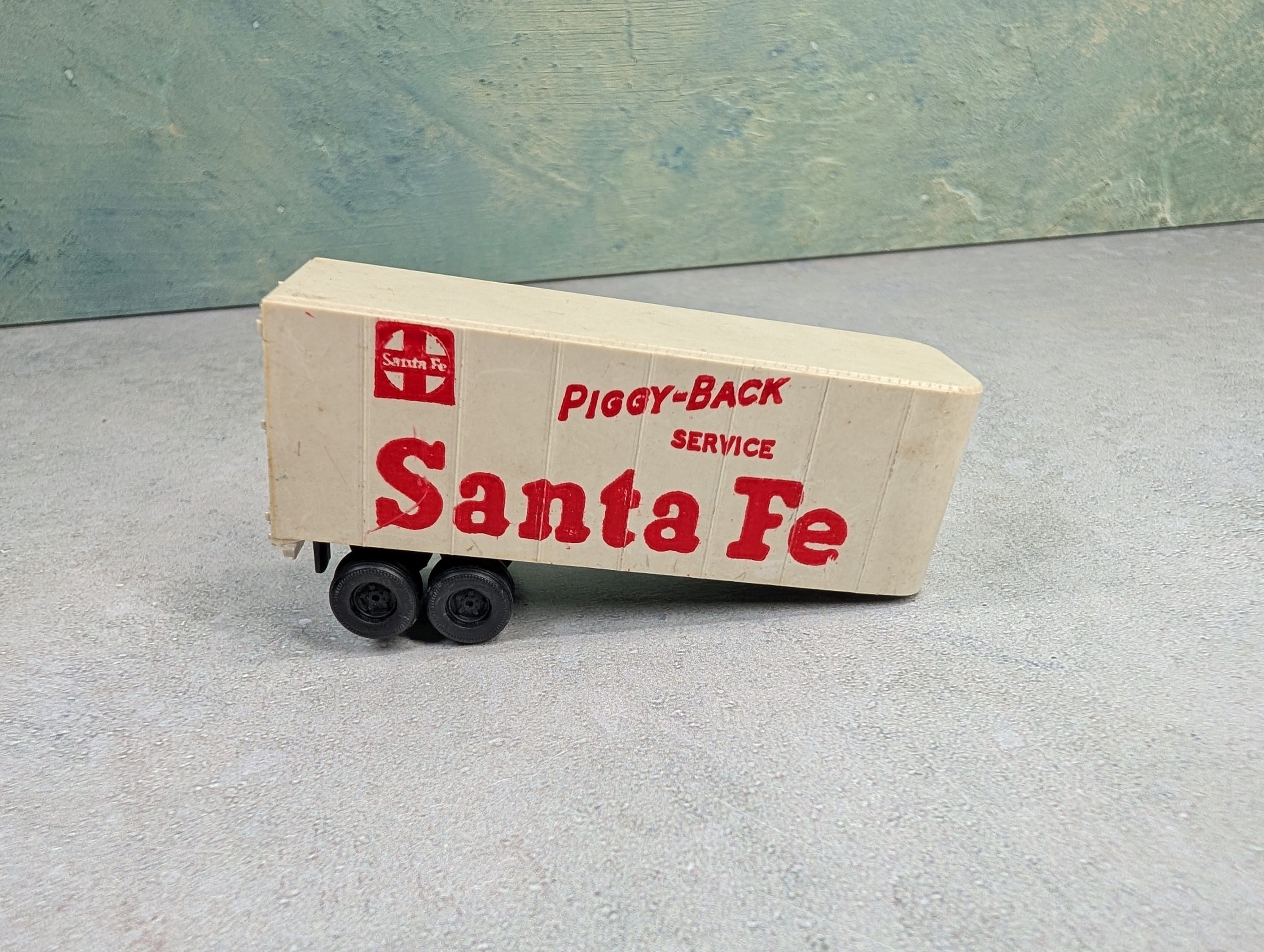 USED Tyco HO Scale 24' Piggyback Trailer Santa Fe