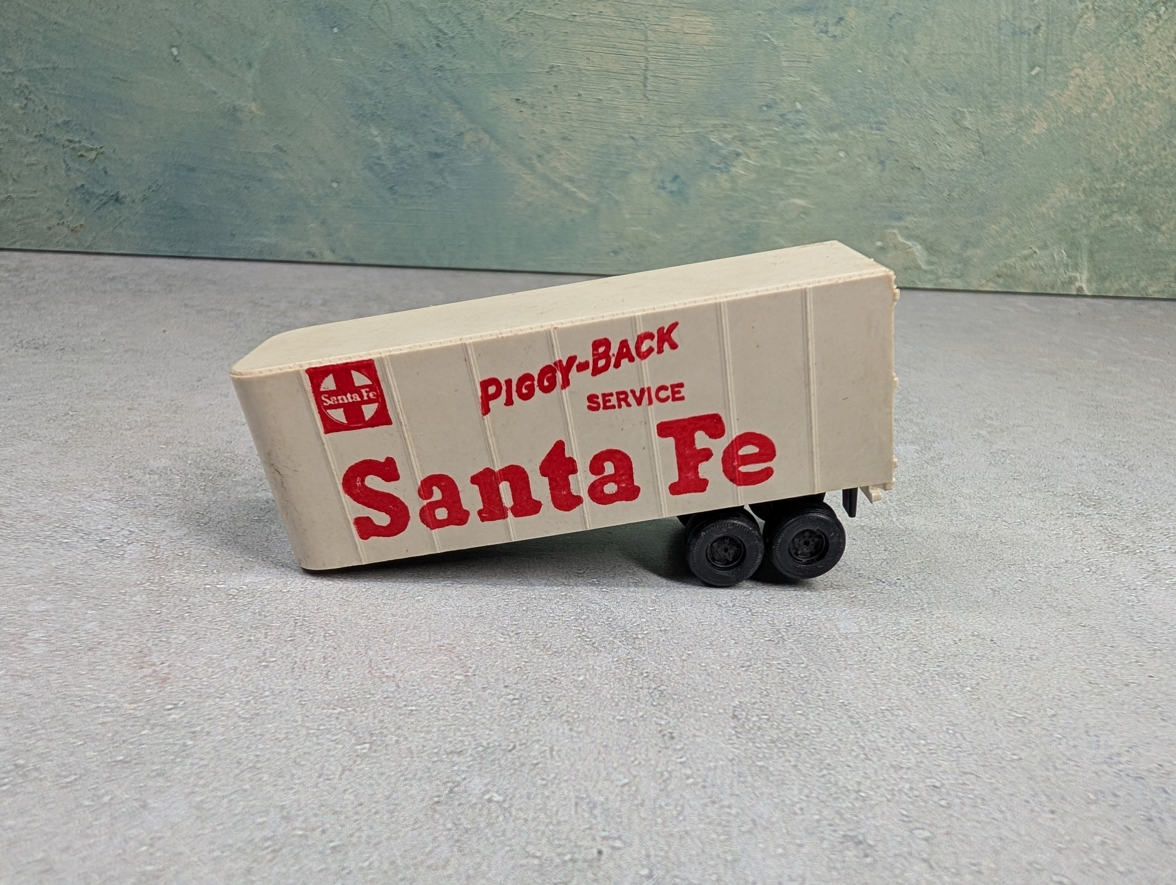 USED Tyco HO Scale 24' Piggyback Trailer Santa Fe