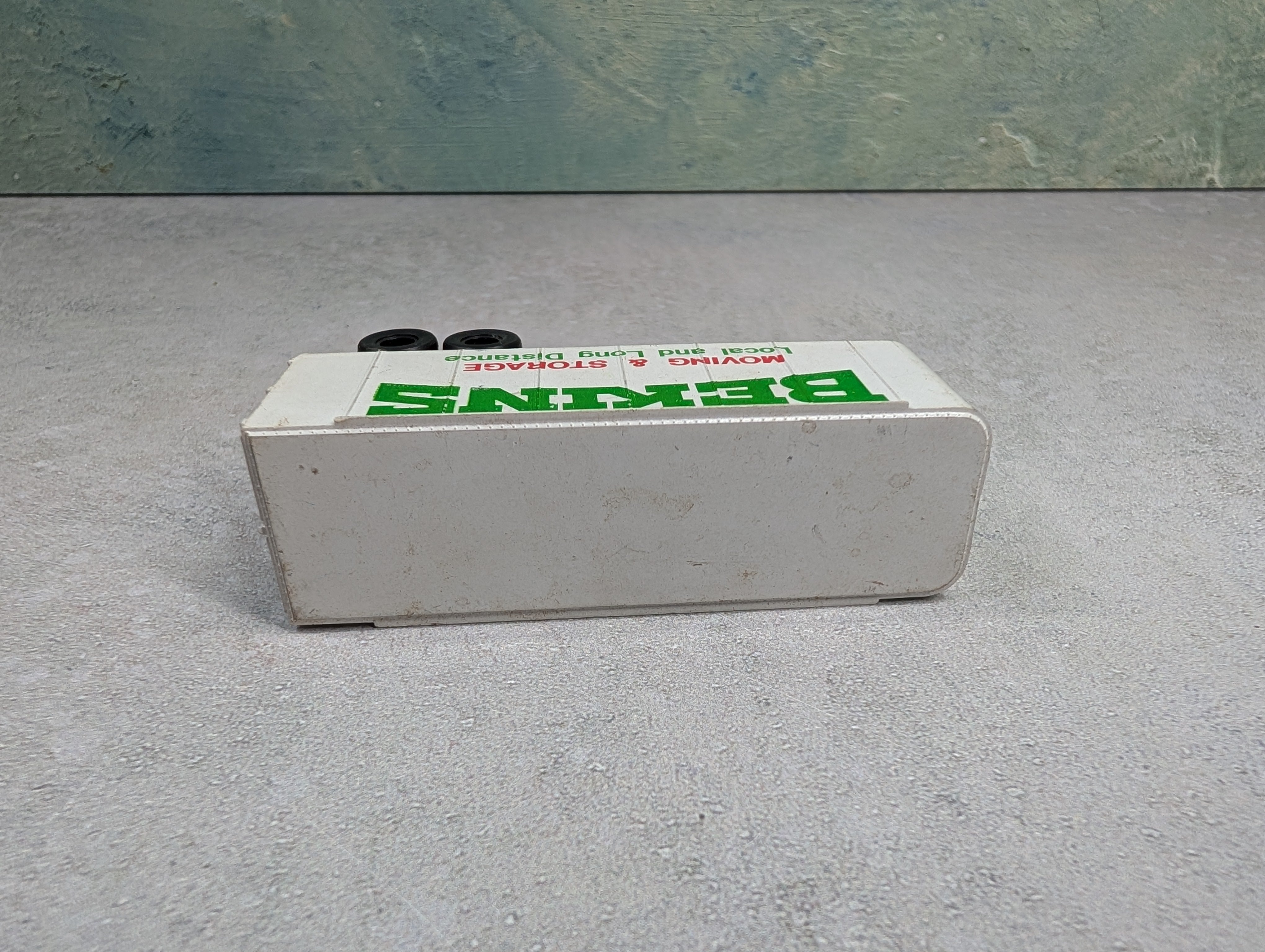 USED Tyco HO Scale 24' Piggyback Trailer Bekins Moving & Storage