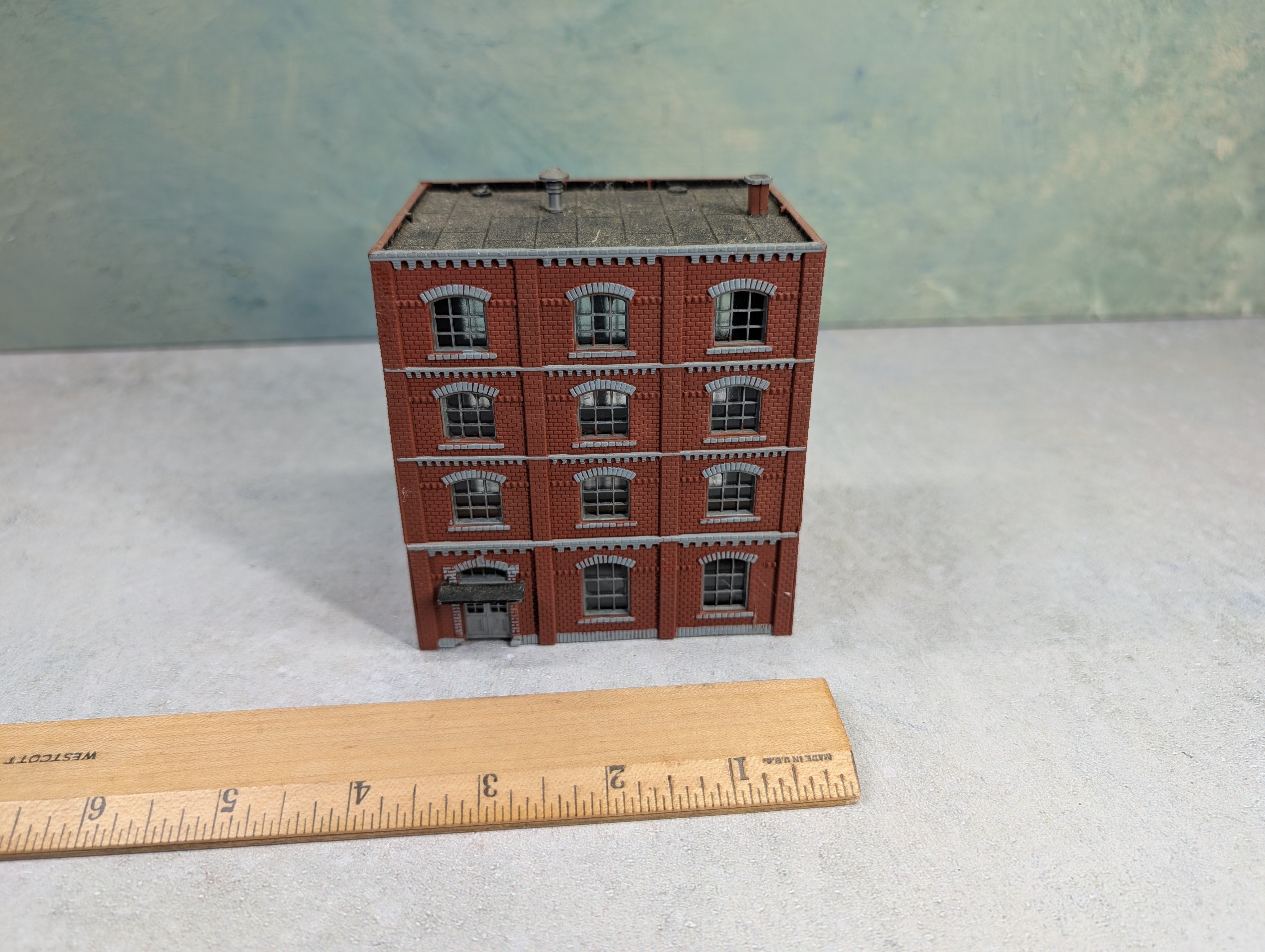 USED N Scale 4 Story Brick Building