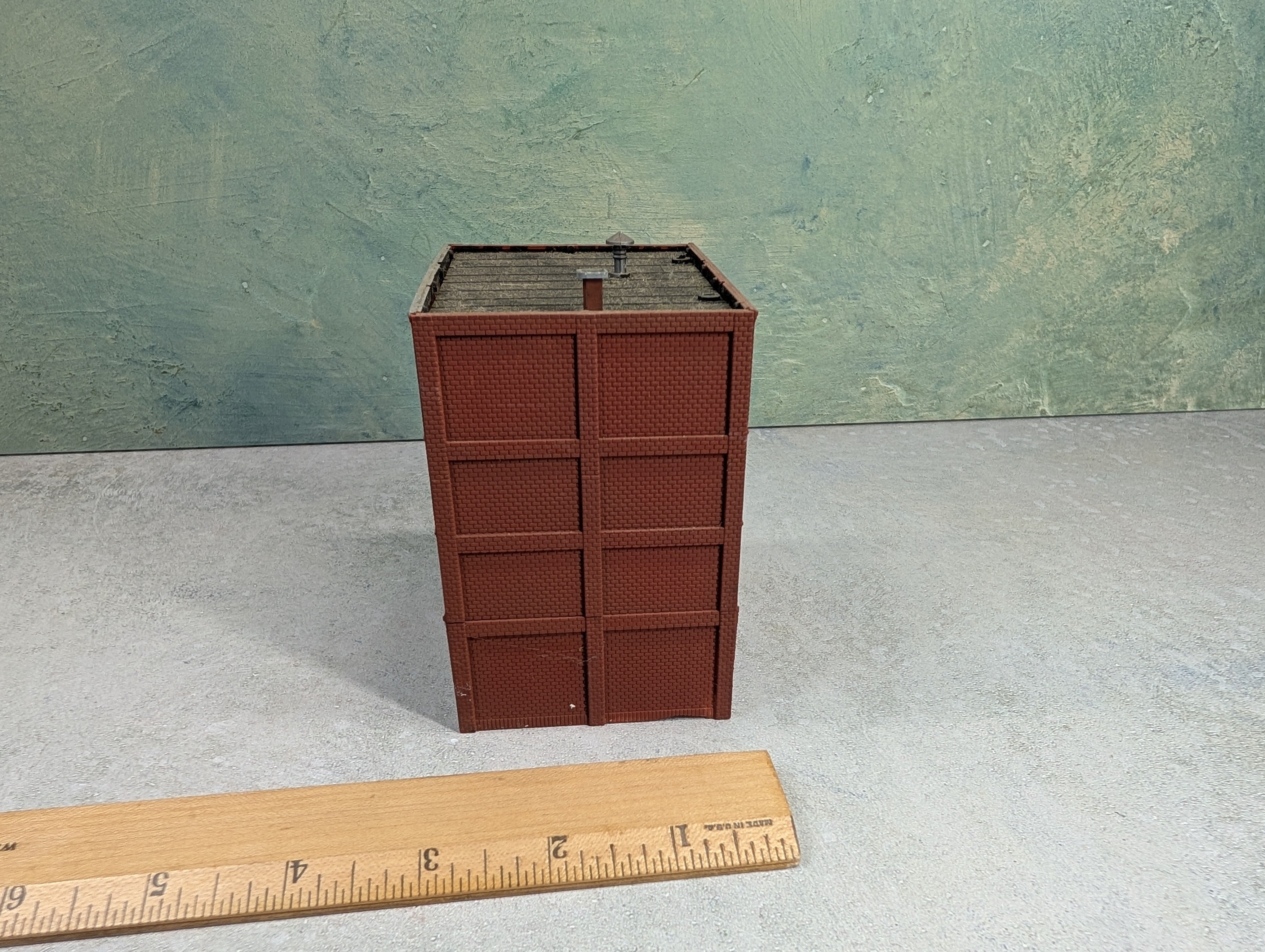 USED N Scale 4 Story Brick Building