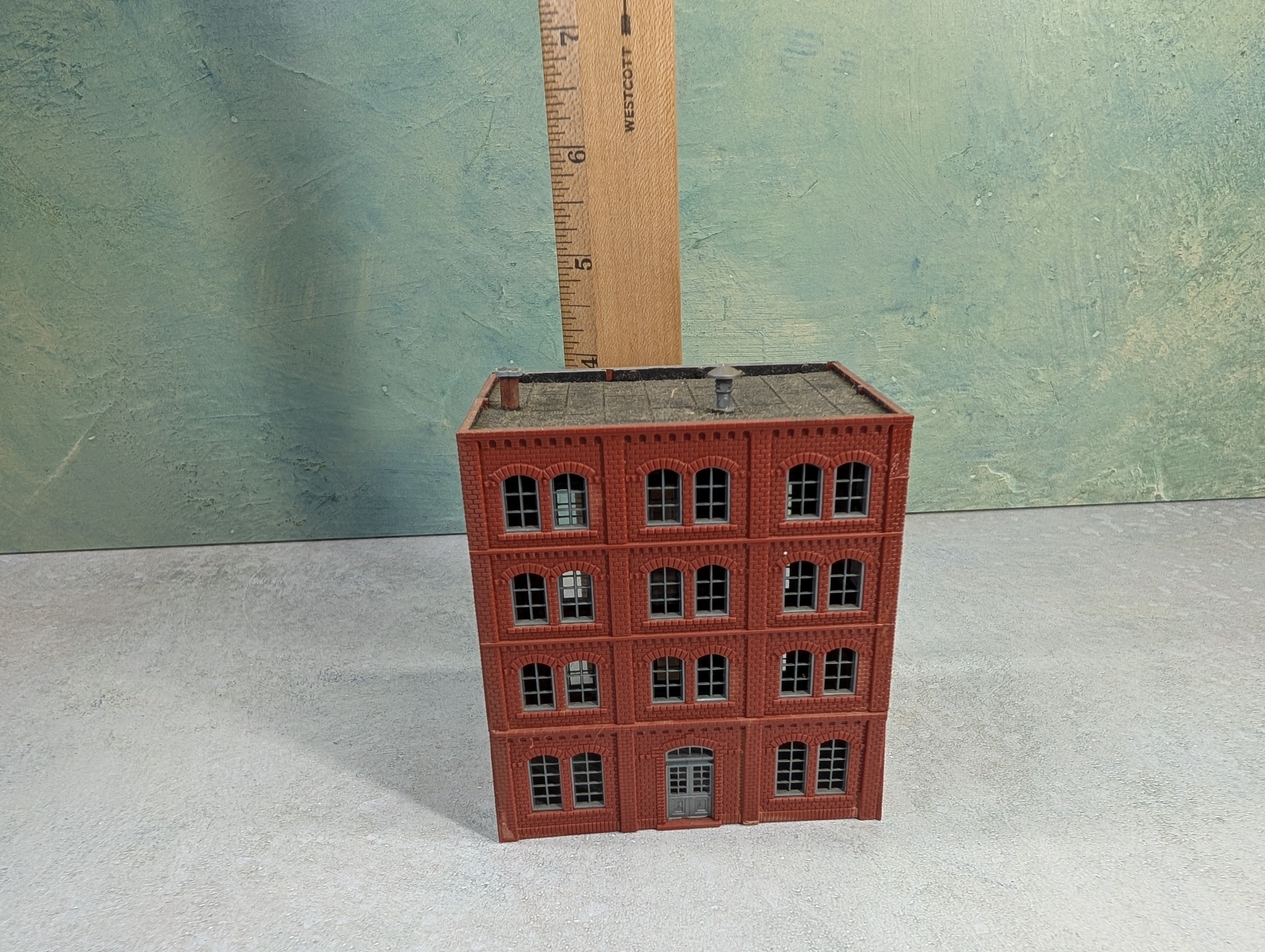 USED N Scale 4 Story Brick Building